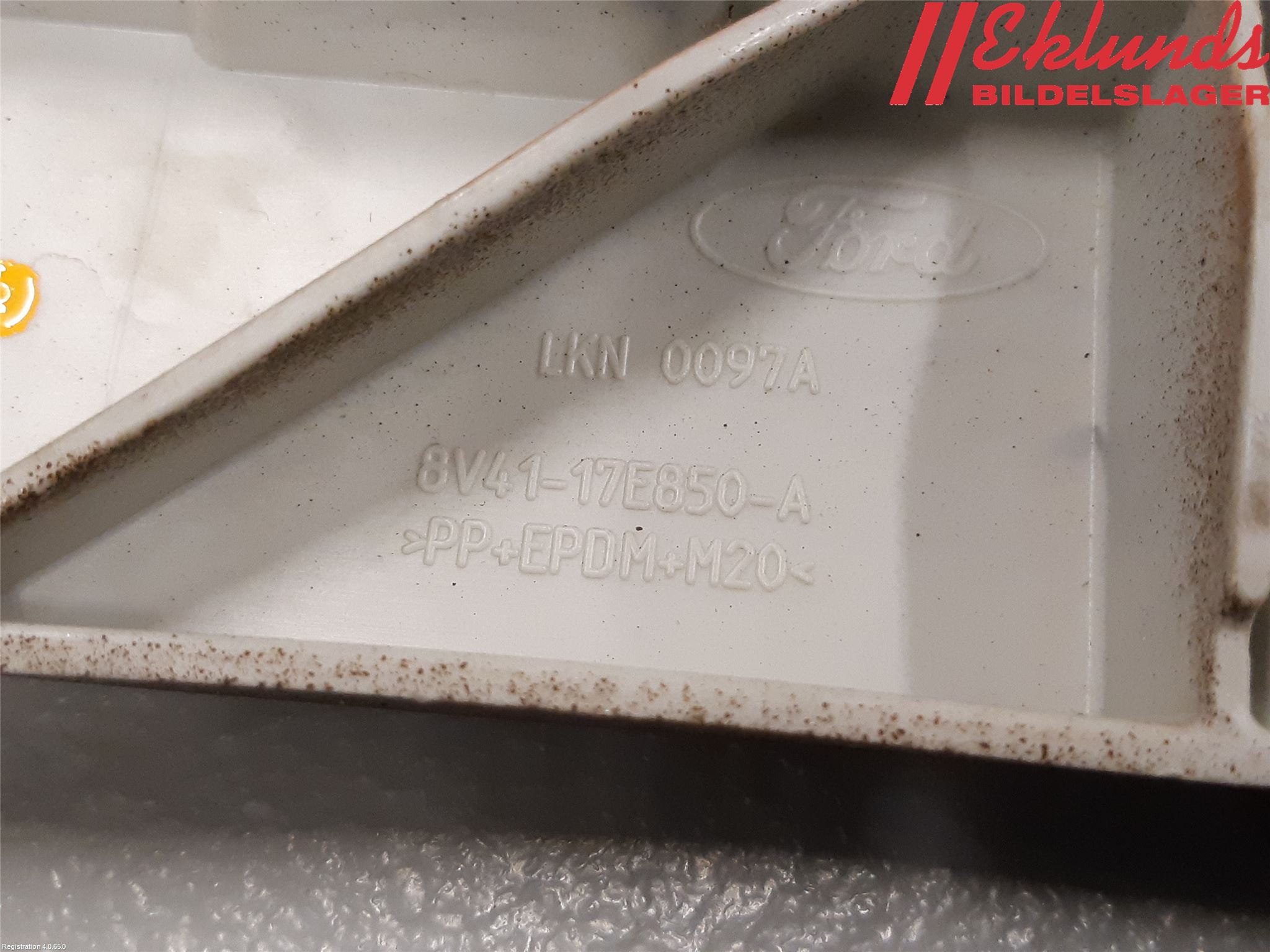 Ford KUGA 08-12 Stötfångarfäste Bak Hö