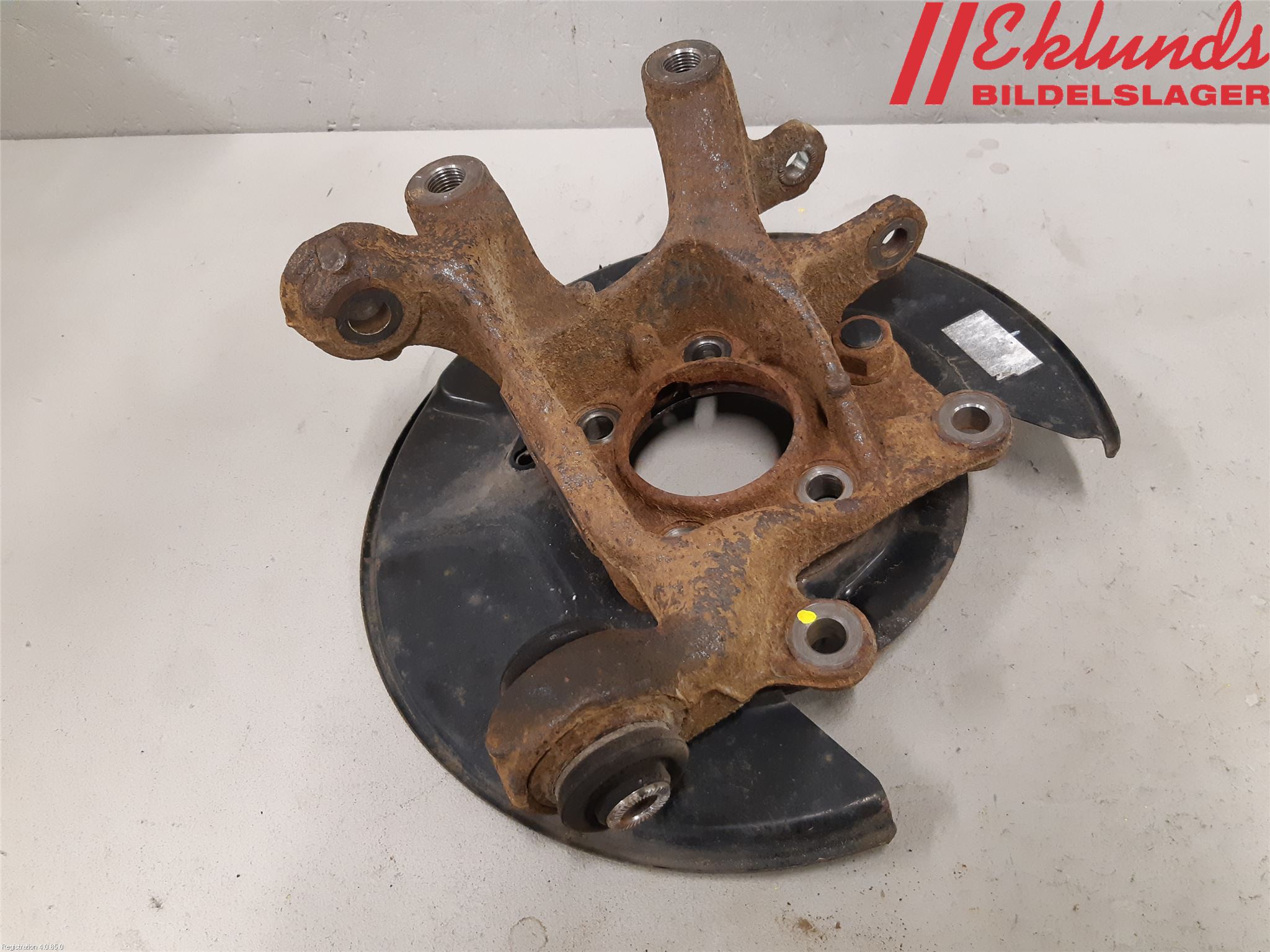 Toyota RAV4 13-18 Hjullagerhus-Spindel Hö B