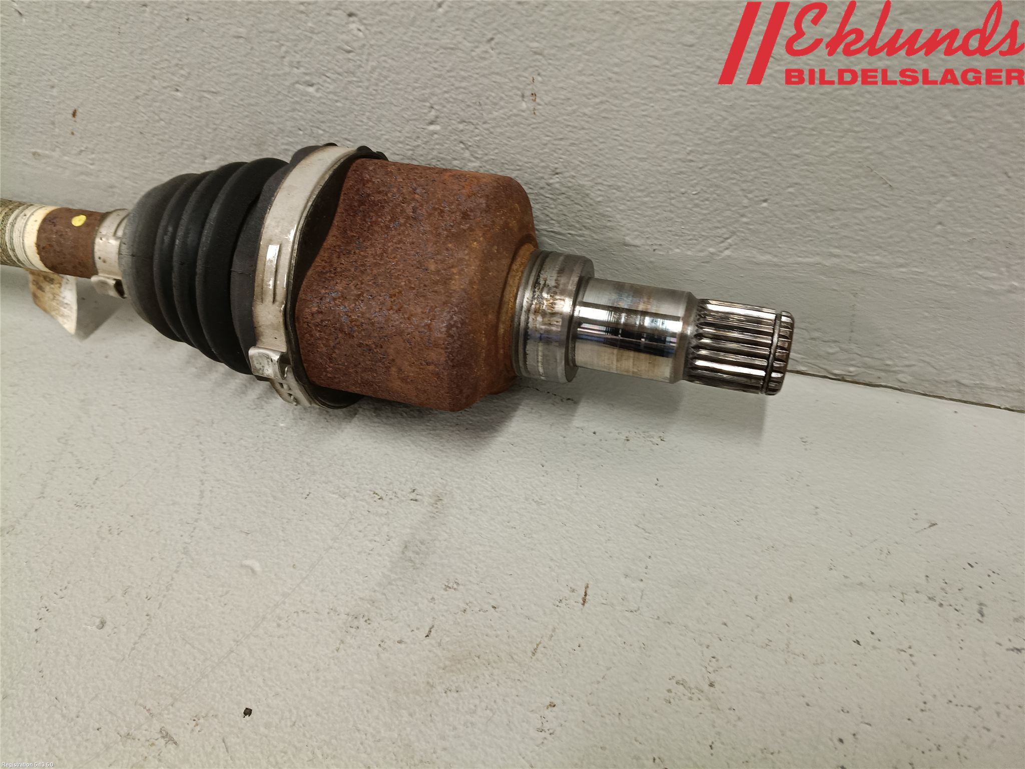 Ford FIESTA 13-17 Drivaxel Fram Vänster