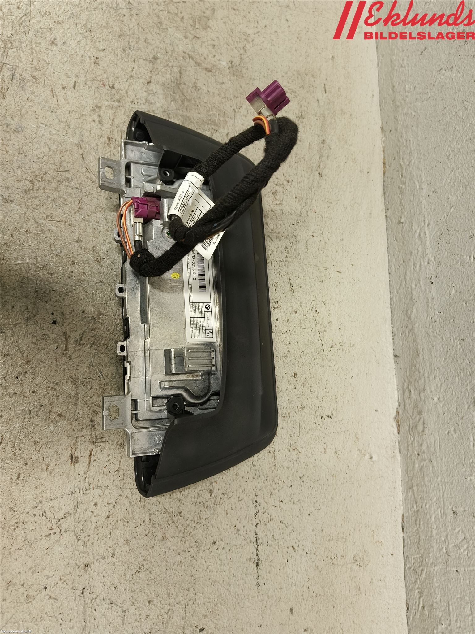 BMW 3 F30/F31/F80 12-19 Bildskärm