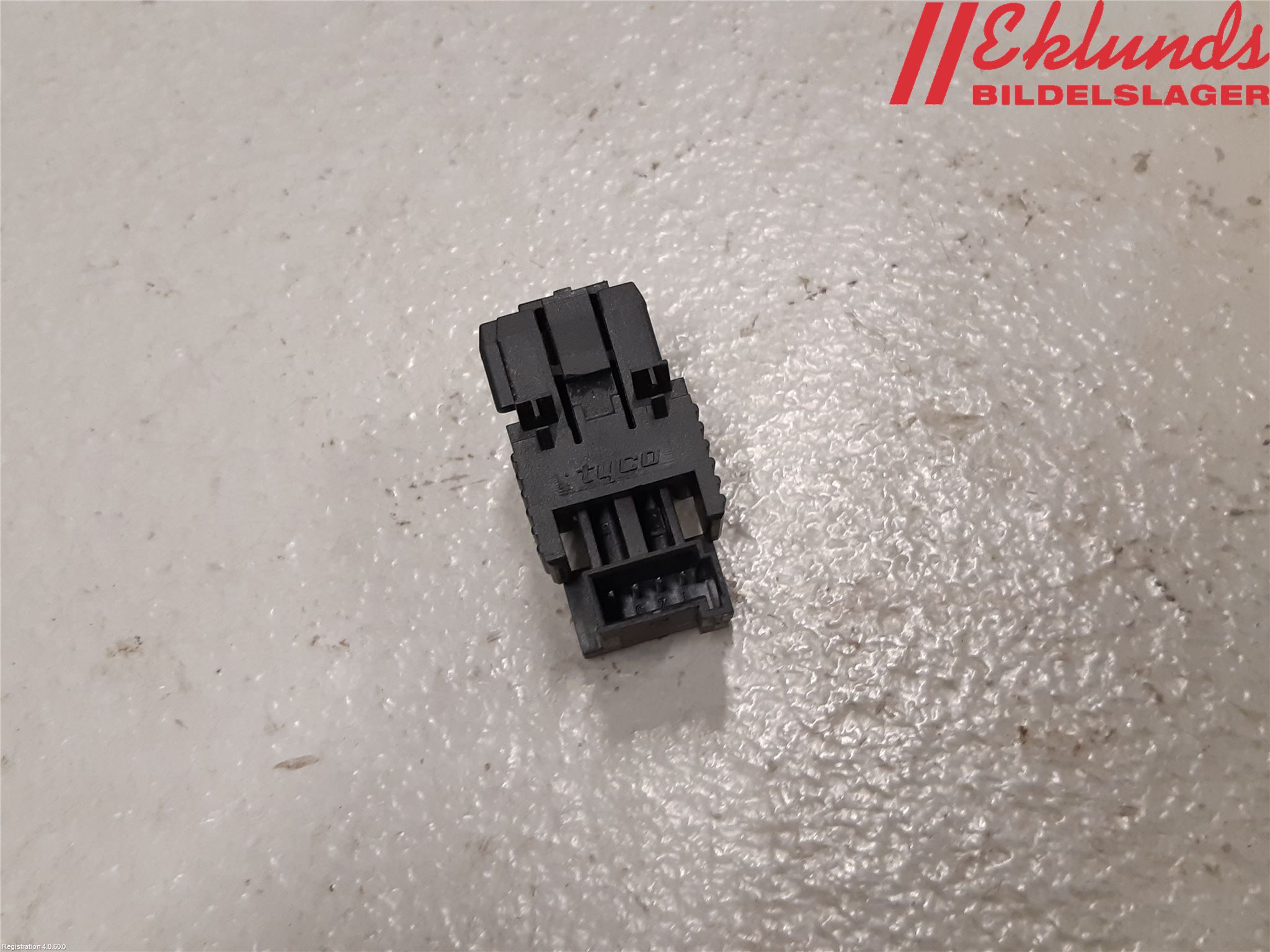 BMW 3 E90/91 SED/TOU 05-12 Bromsljuskontakt