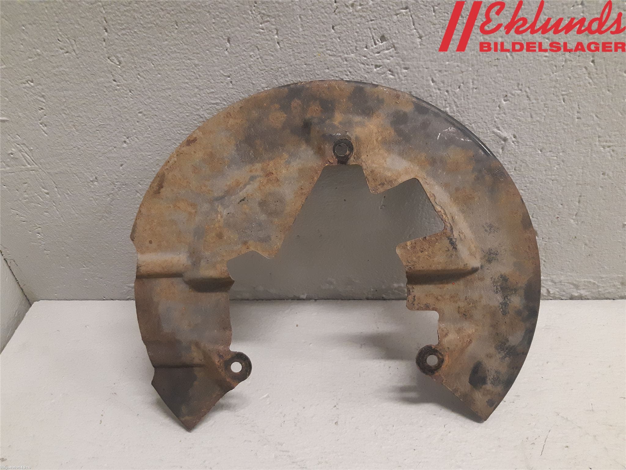 Ford KUGA 17-19 Bromssköld Fram