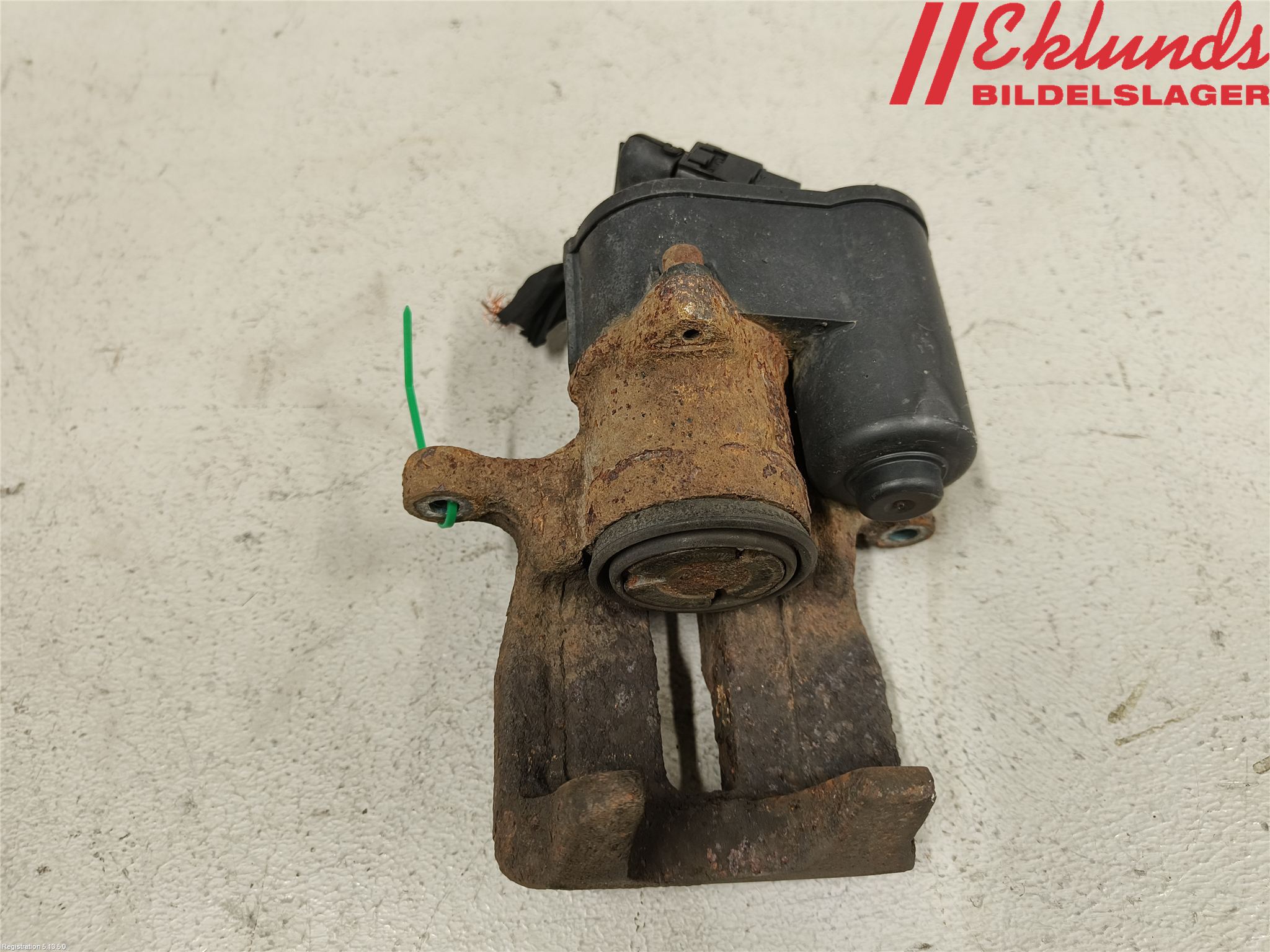 Volkswagen VW PASSAT 11-14 Bromsok Bak Höger