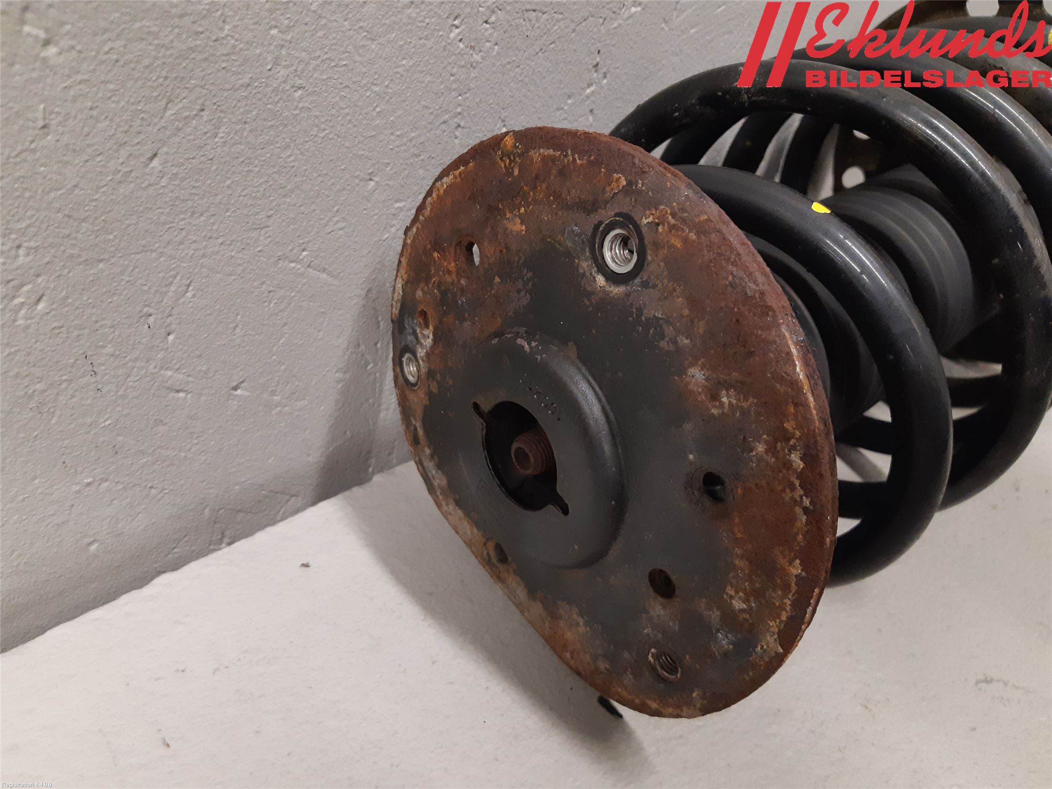 Volvo XC70 08-13 Fjäderben Fram Höger