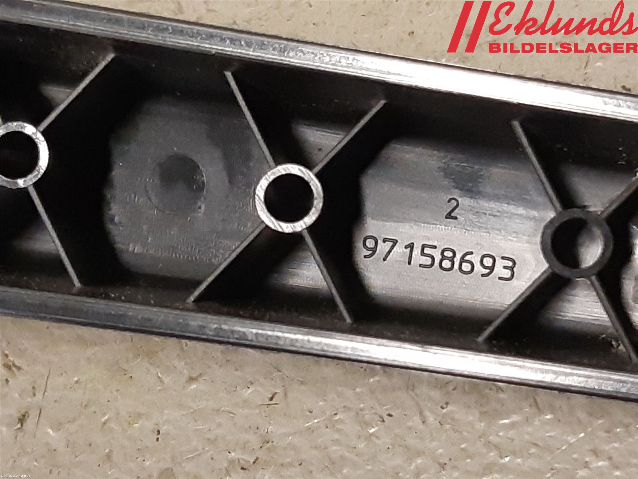 Volvo XC90/RECHARGE 16- Torkararm-Bakruta