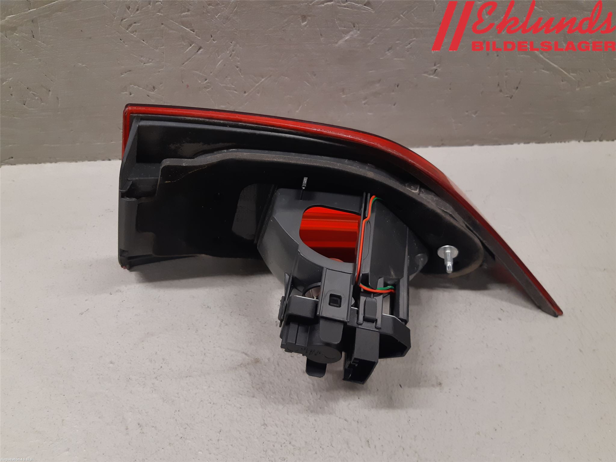 BMW X1 E84 10-15 Bakljus Lucka Vä