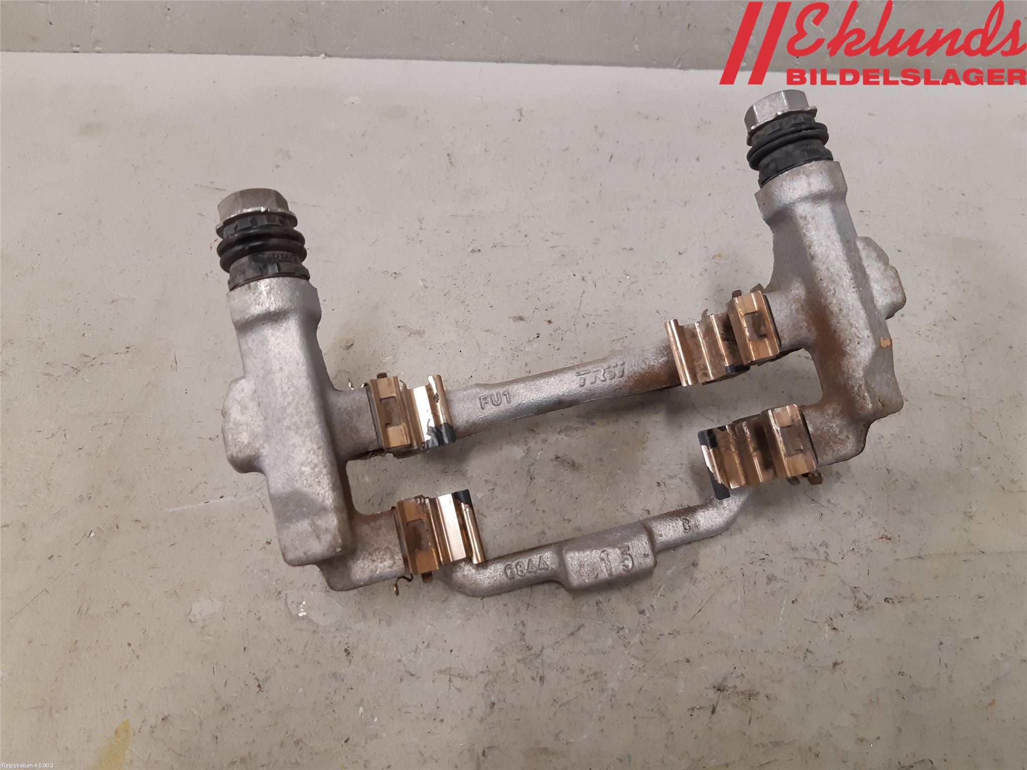 Toyota COROLLA 19- Bromsokshållare