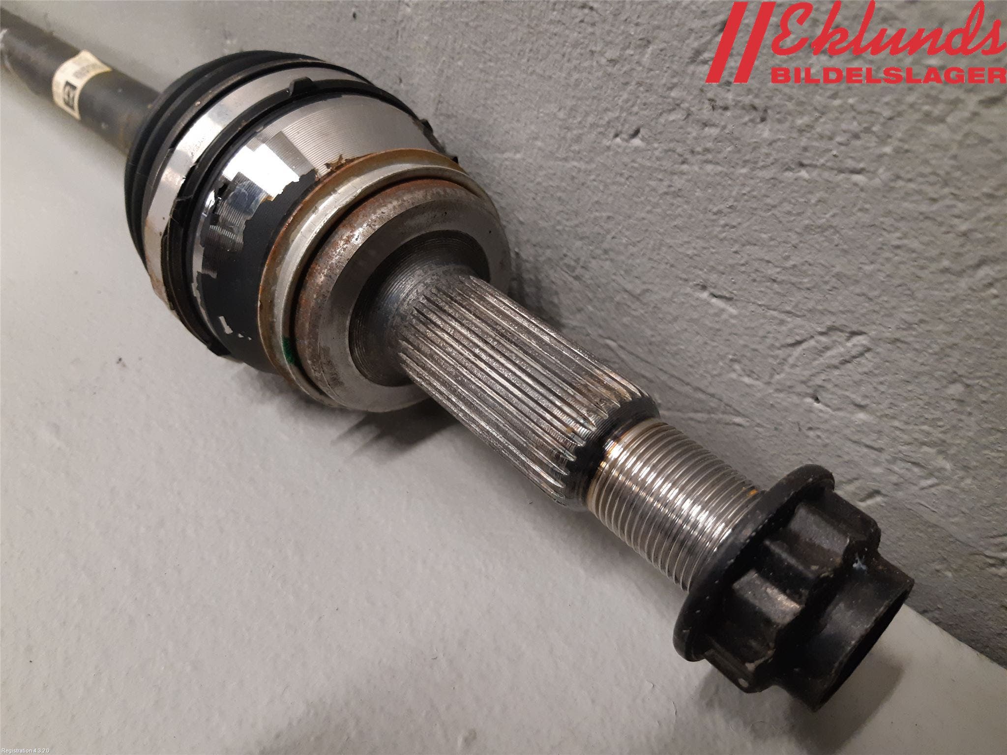 Toyota RAV4 19- Drivaxel Bak Höger