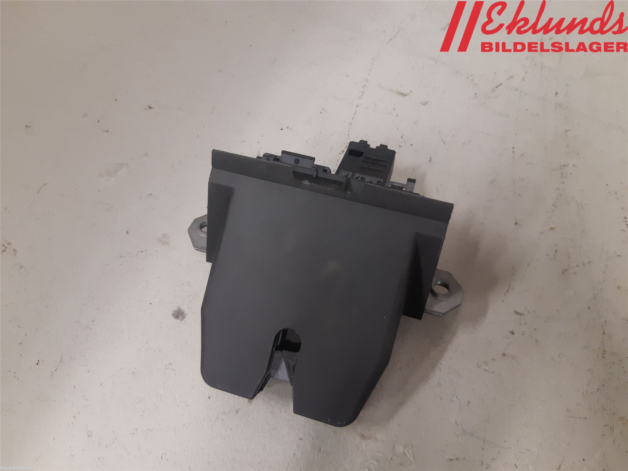 Volvo V40 12-19 Låskista Baklucka