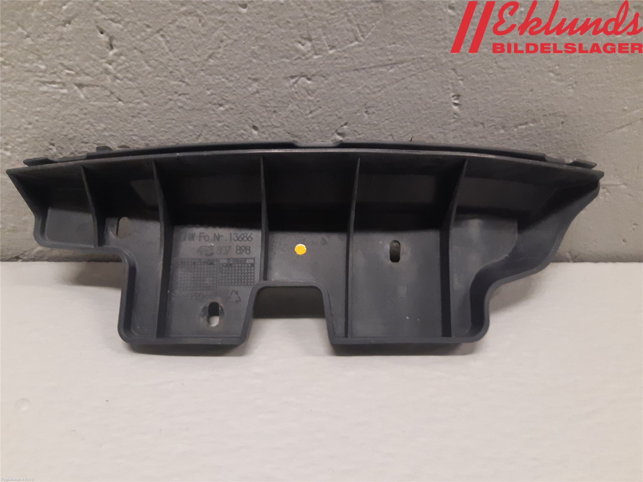 Audi A6/S6     05-11 Stötfångarfäste Bak Hö