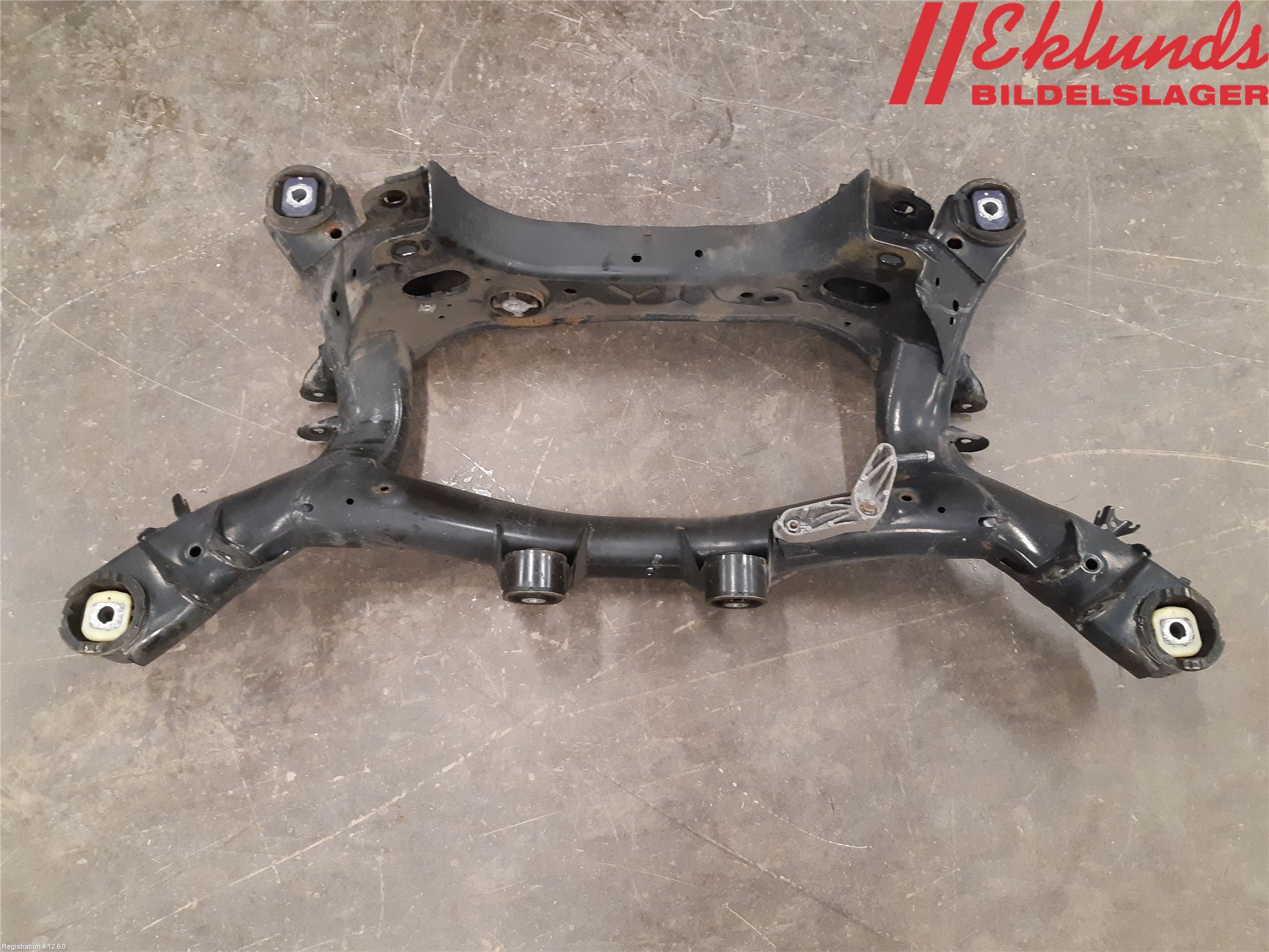 BMW 3 G20/G21/G80/G81 19- Bakaxelbalk