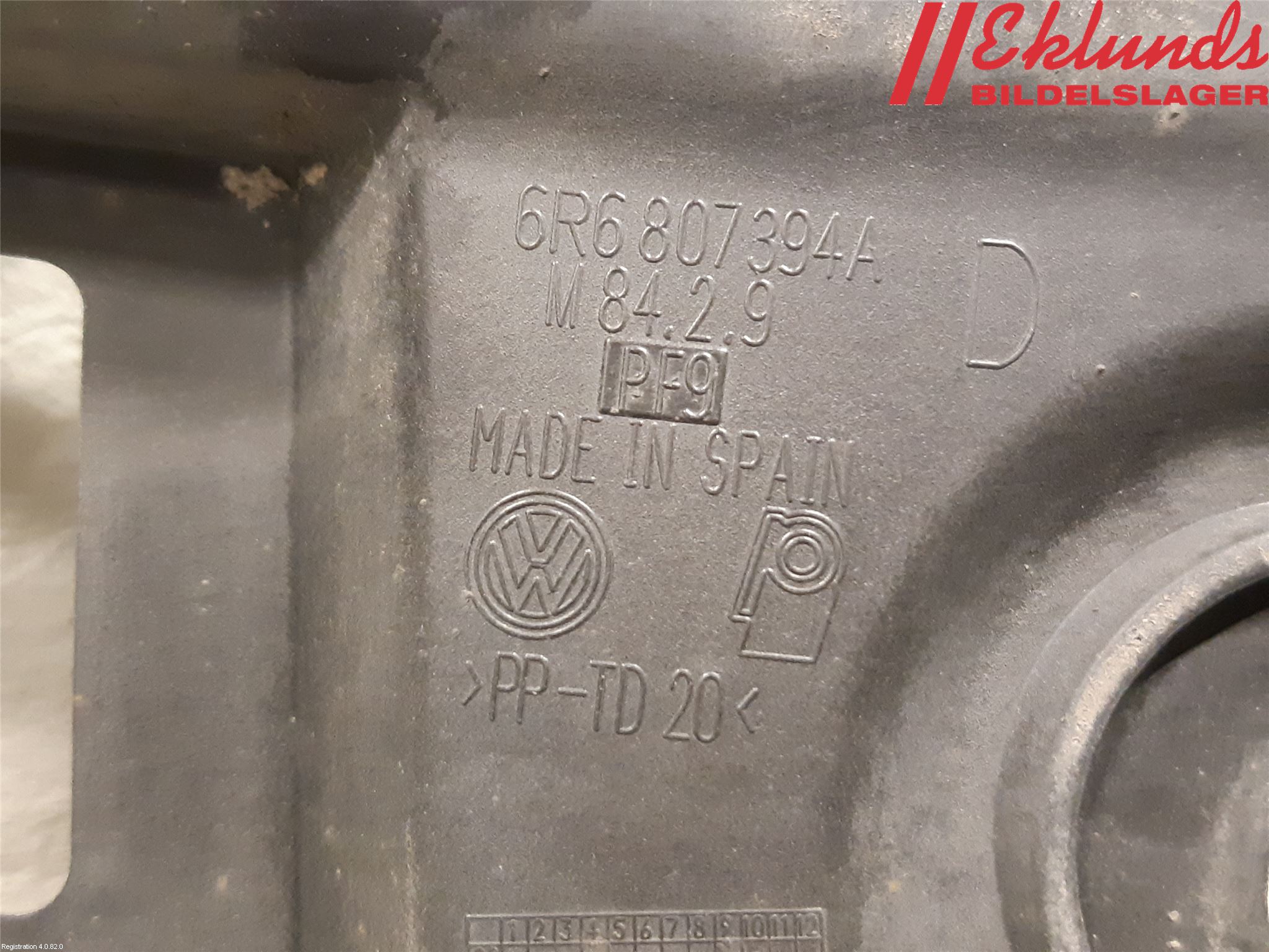 Volkswagen VW POLO 10-17 Stötfångarfäste Bak Hö