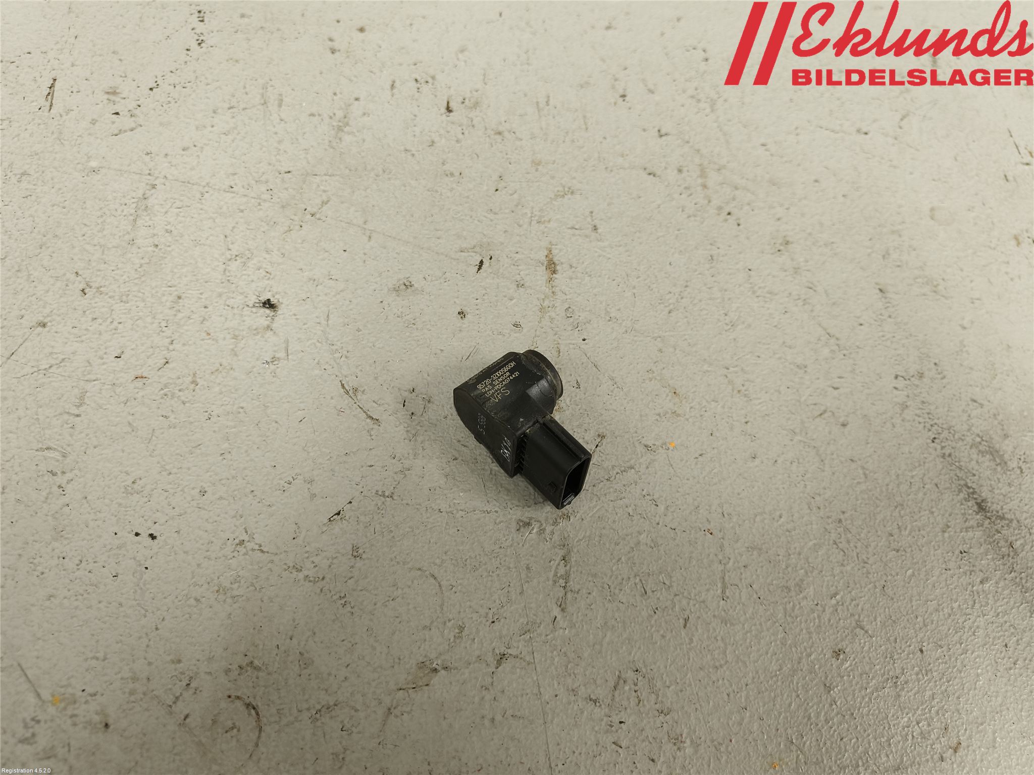 Hyundai i40 08-15 Parkeringshjälp Frontsensor