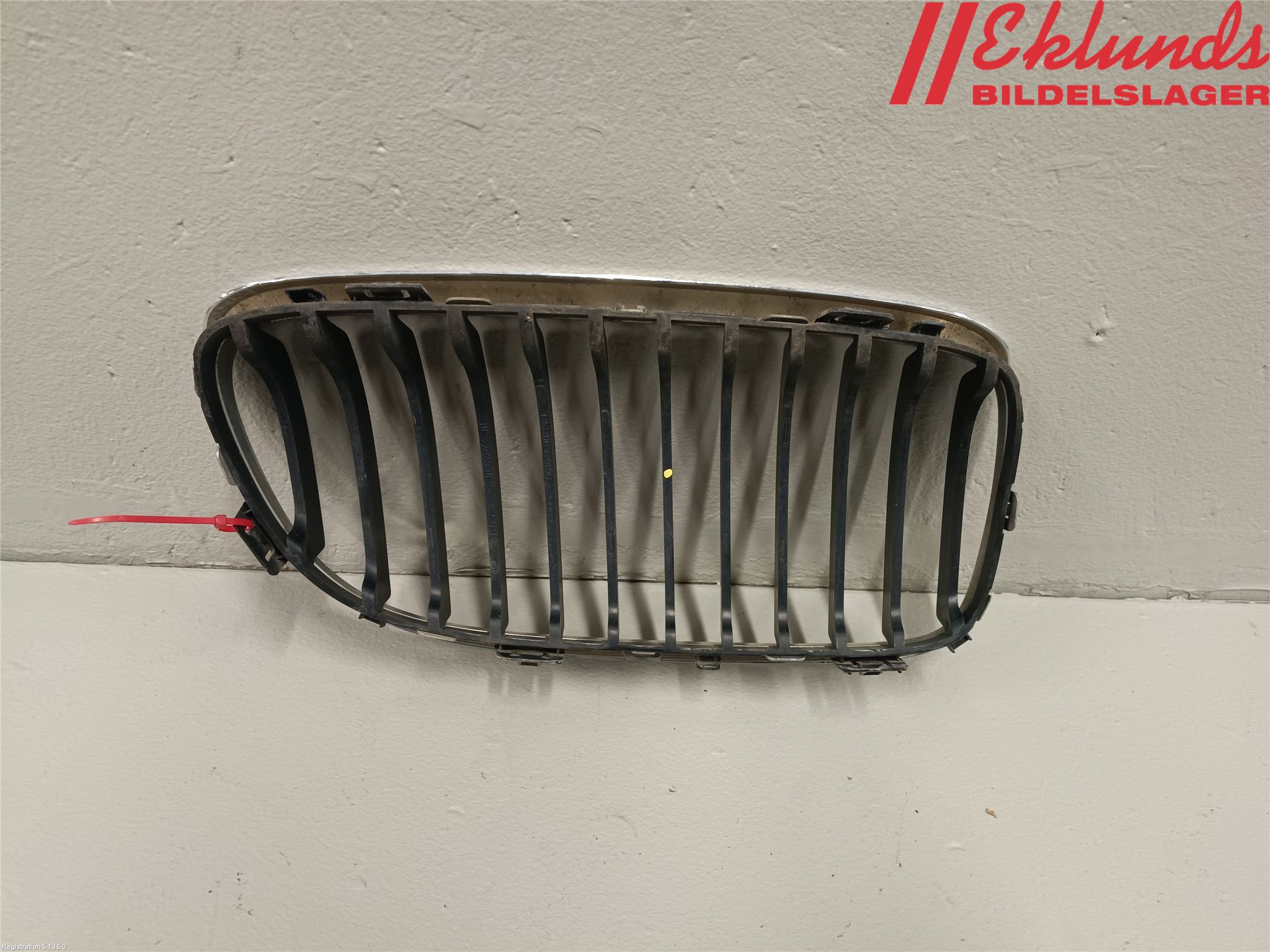 BMW 3 E90/91 SED/TOU 05-12 Grilldel Vänster