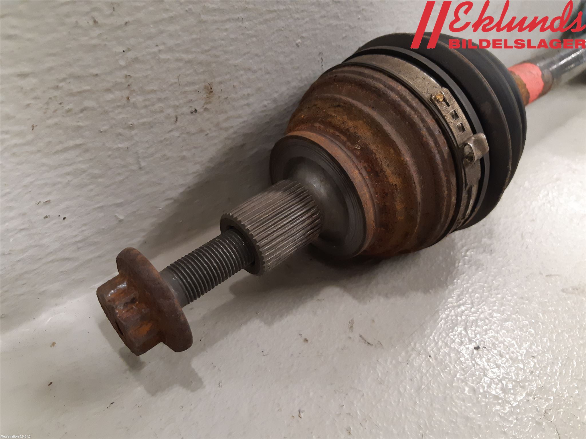 Volkswagen VW PASSAT 11-14 Drivaxel Fram Vänster