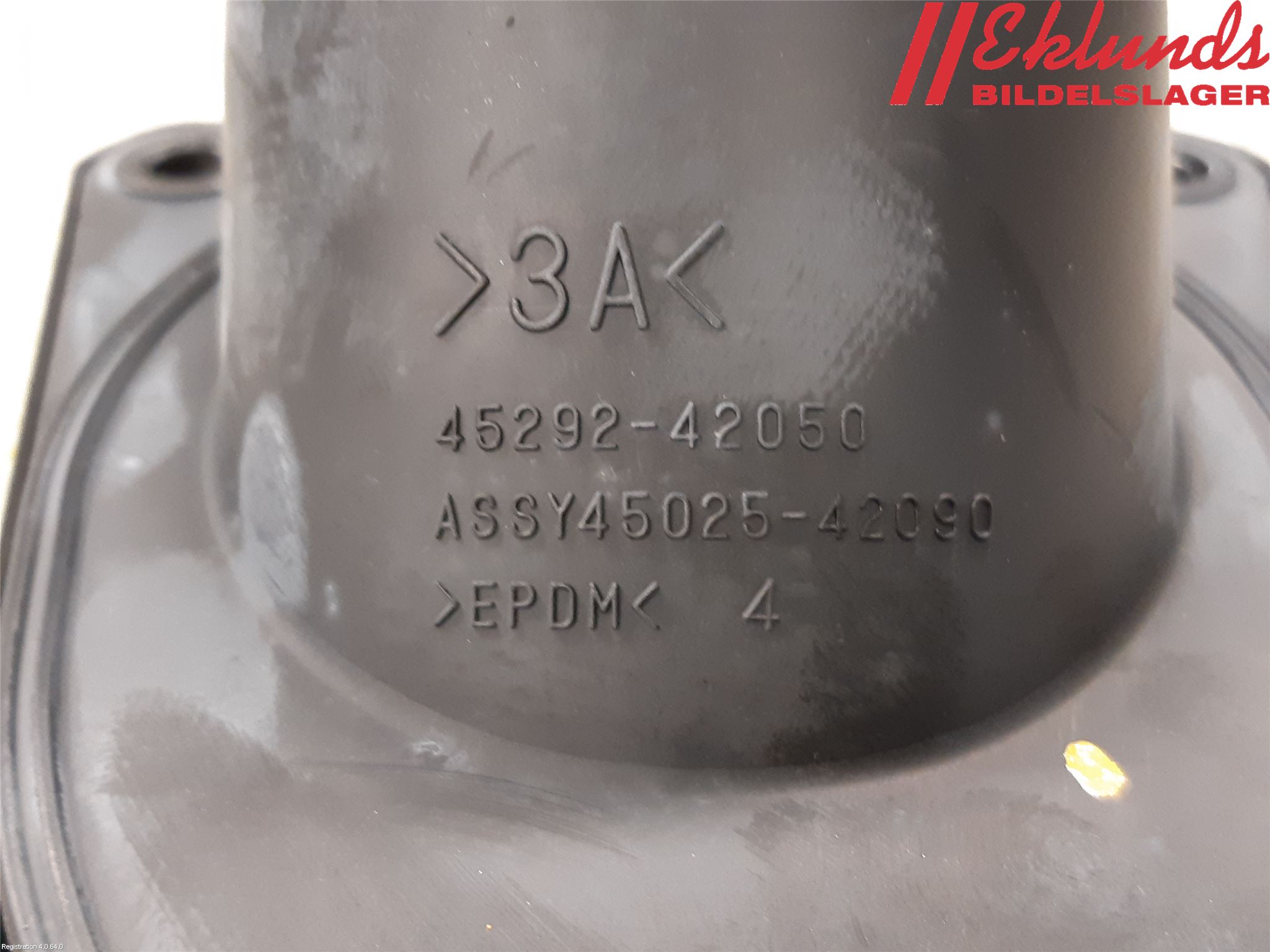 Toyota RAV4 19- Rattaxelknut