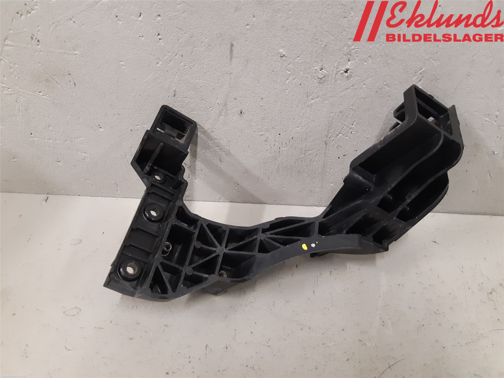 Kia CEED 12-18 Strålkast Fästsarg