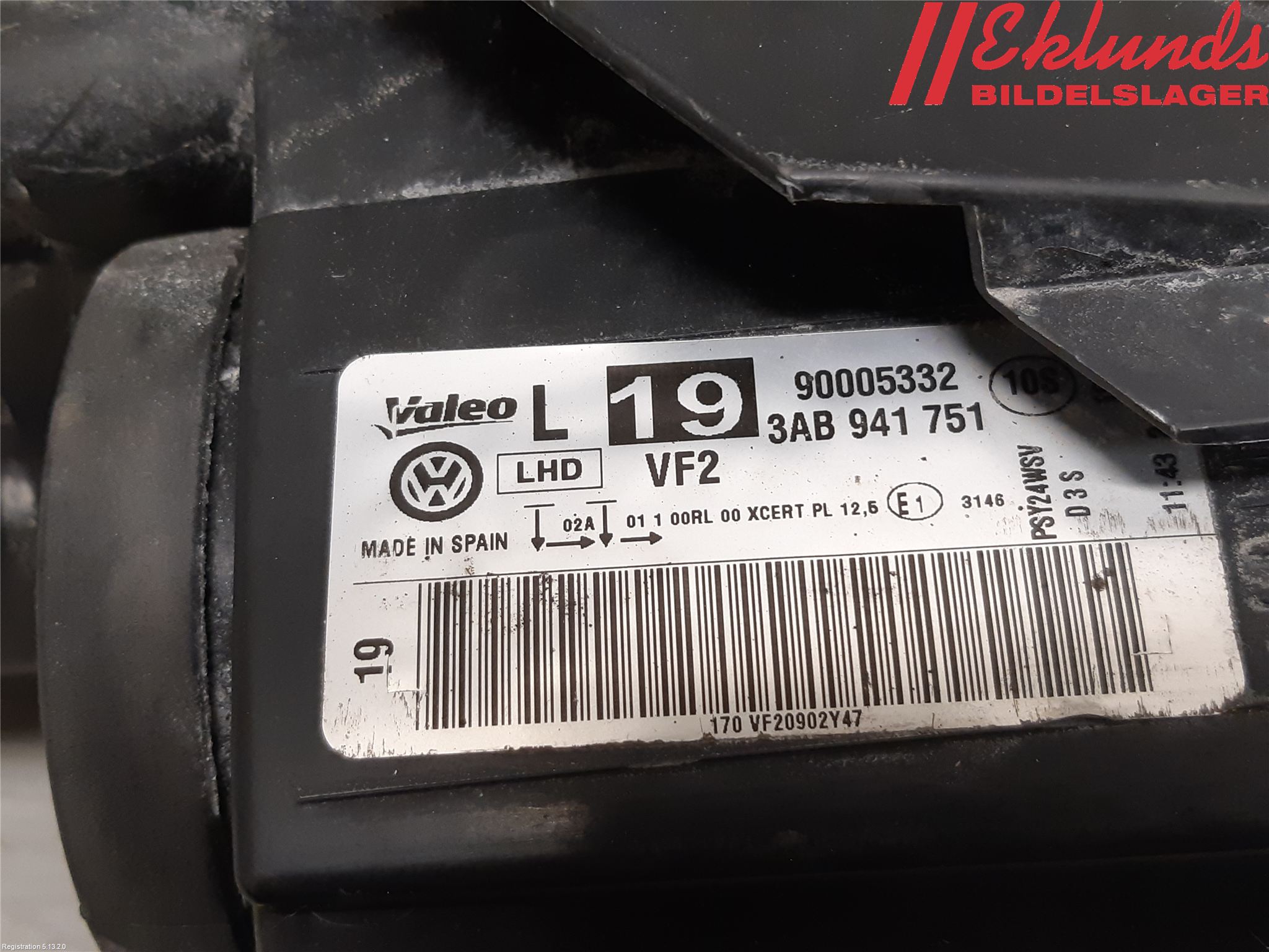 Volkswagen VW PASSAT 11-14 Strålkastare Vänster