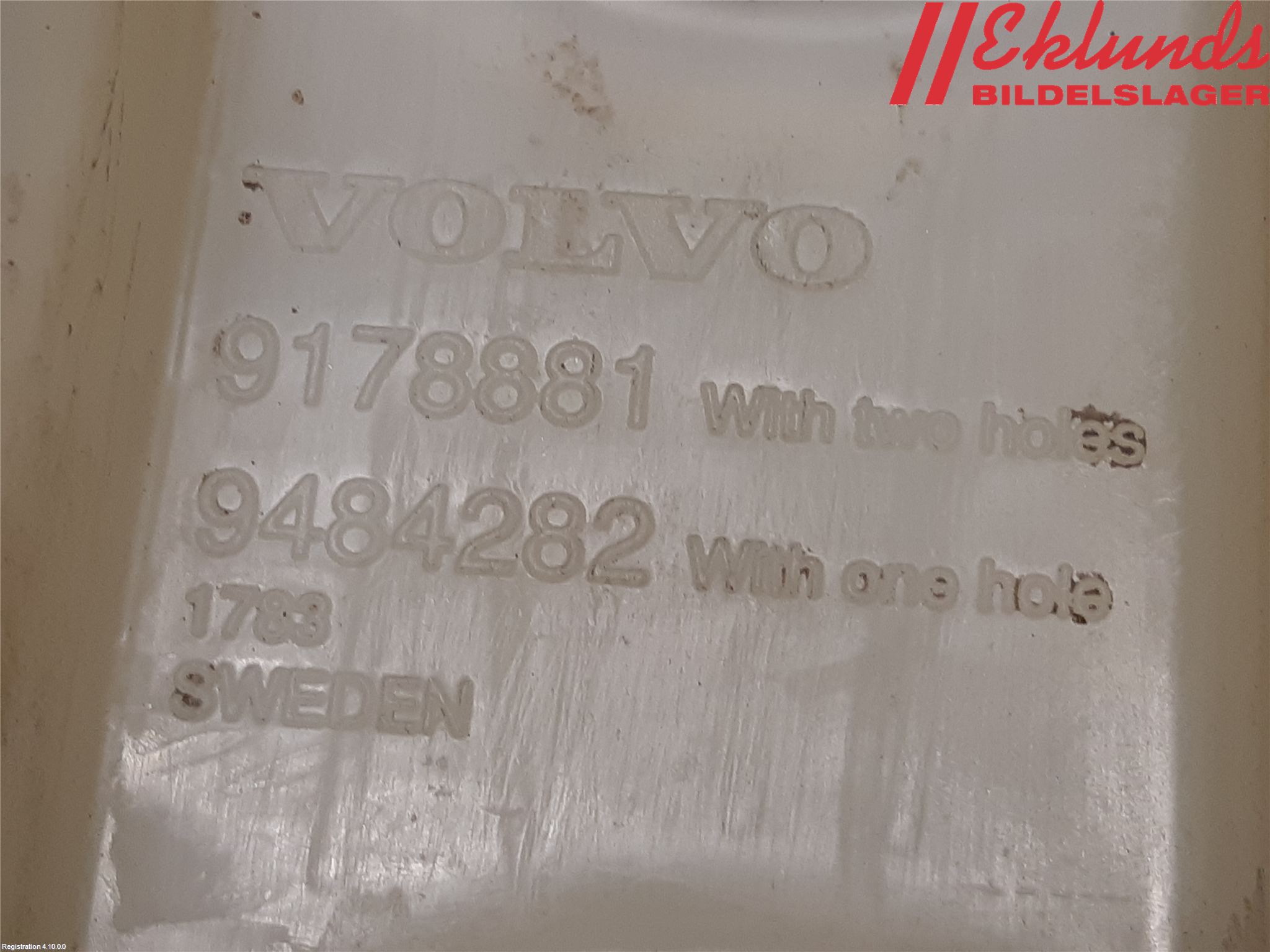 Volvo V70 00-04 Spolartank Vindruta-Strål