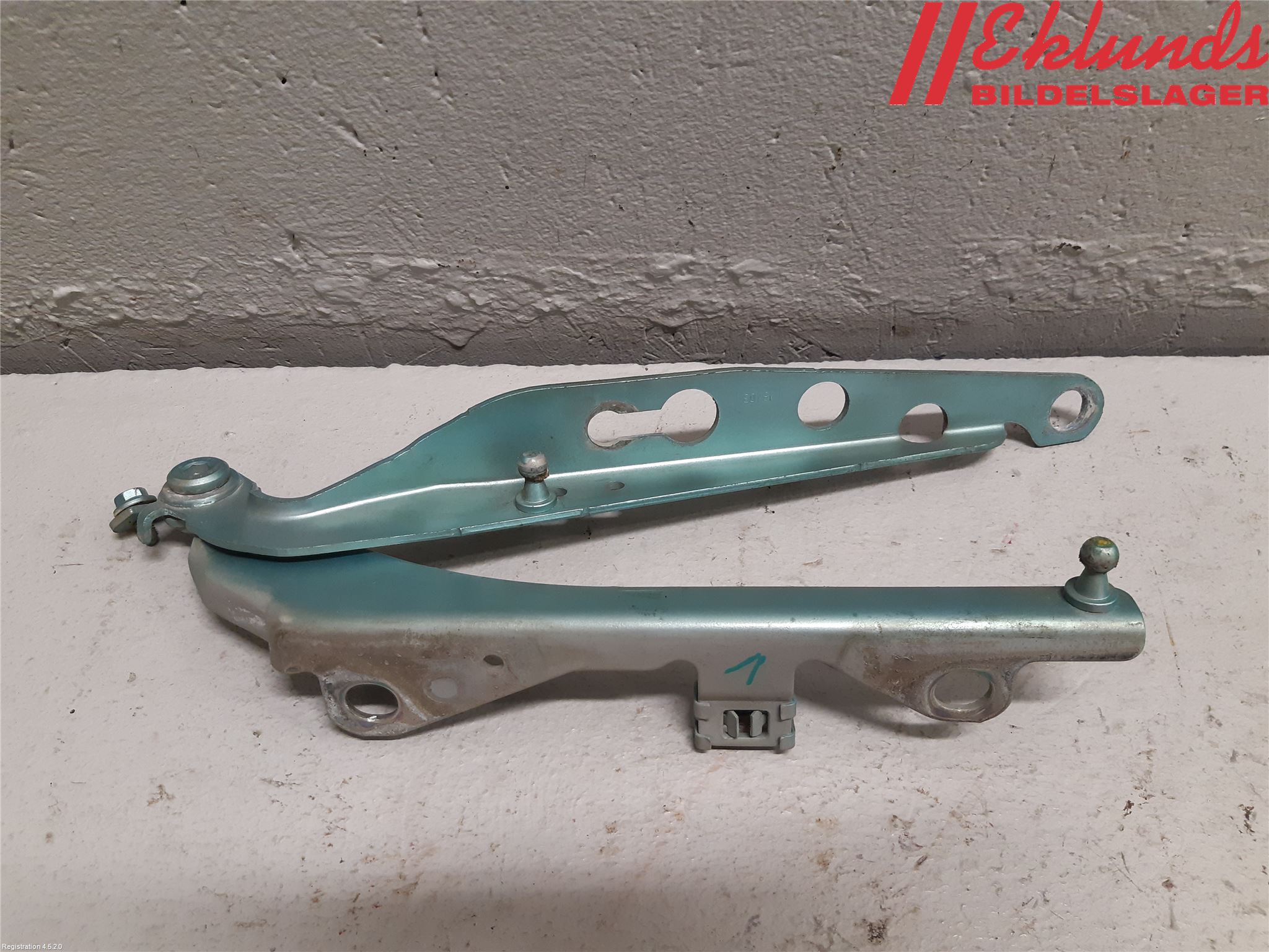 Volvo S60 01-04 Huvgångjärn