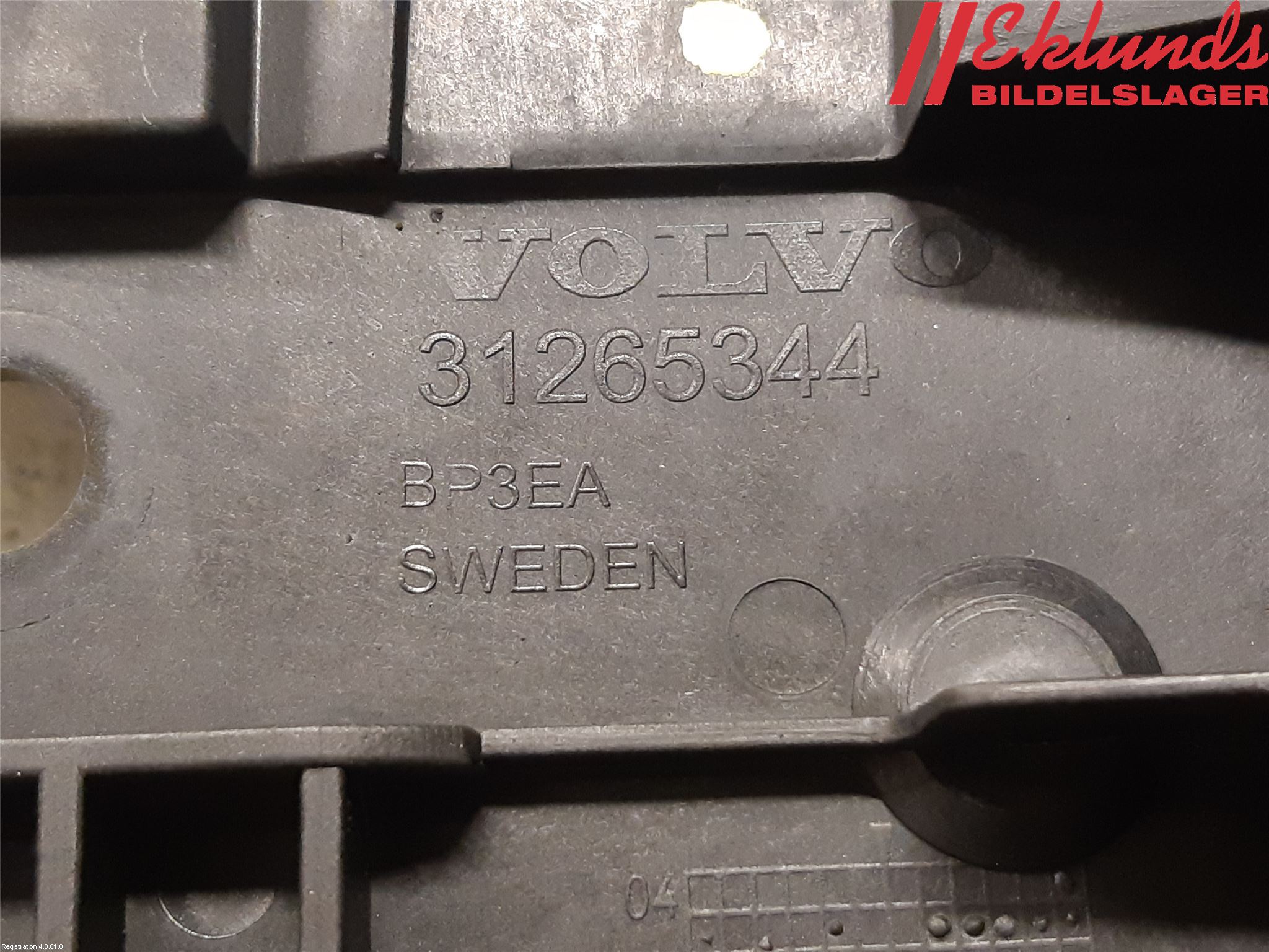 Volvo V70 08-13 Stötfångarfäste Fram Vä