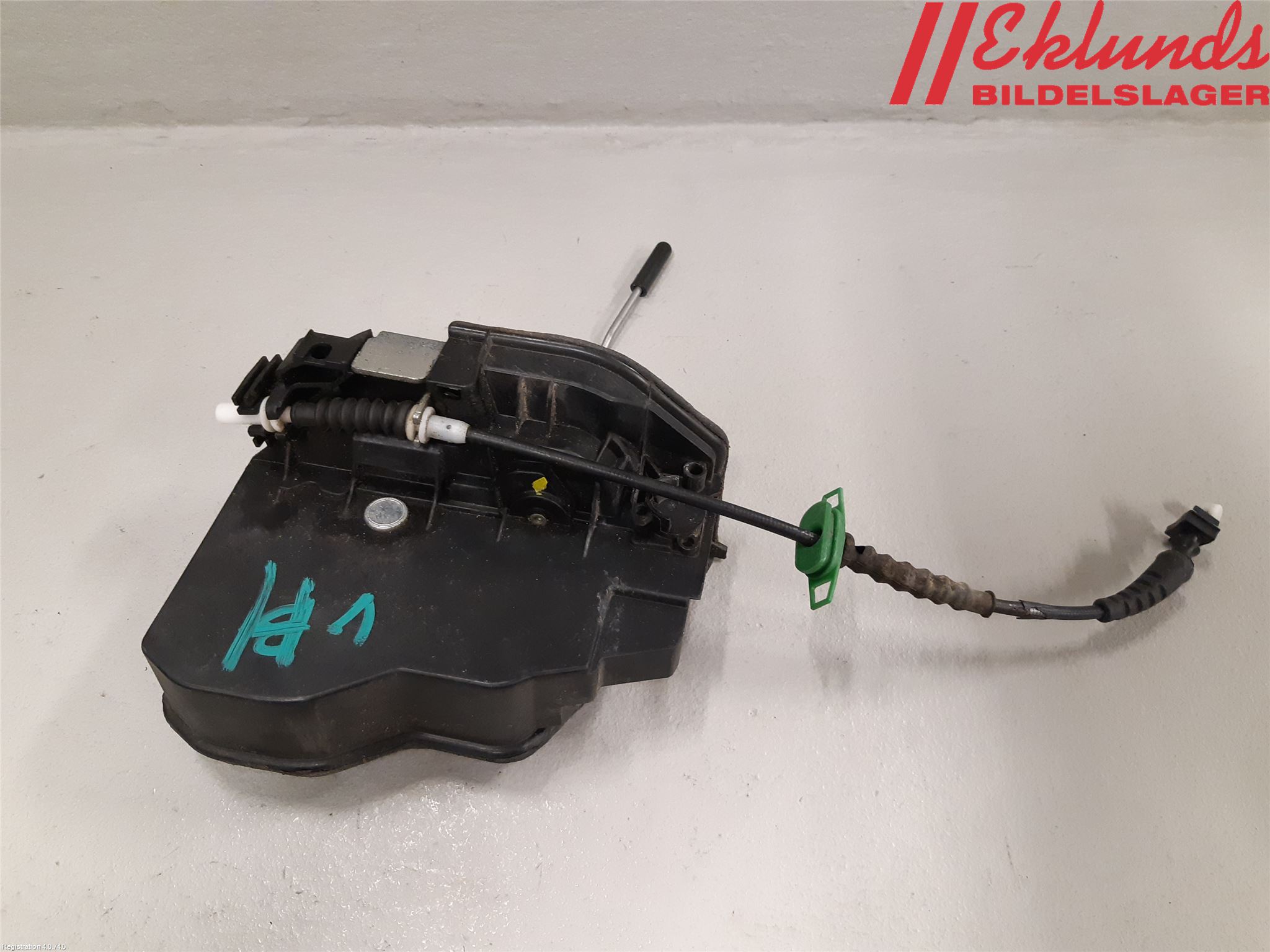 BMW 5 E60/61 Sed/Tou 02-10 Låskista-Dörrlås