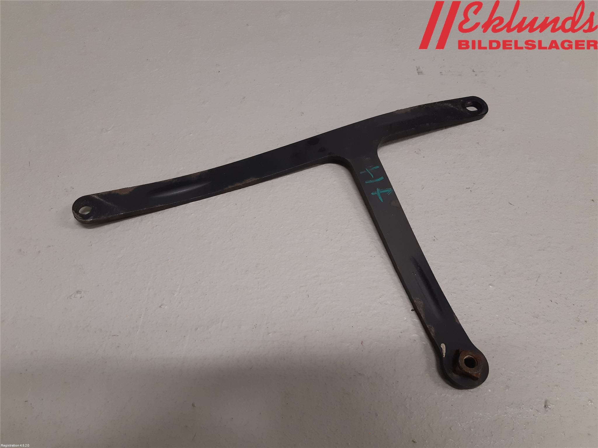 Mercedes-Benz MB E-KLASS (W212) 09-16 Frontplåt