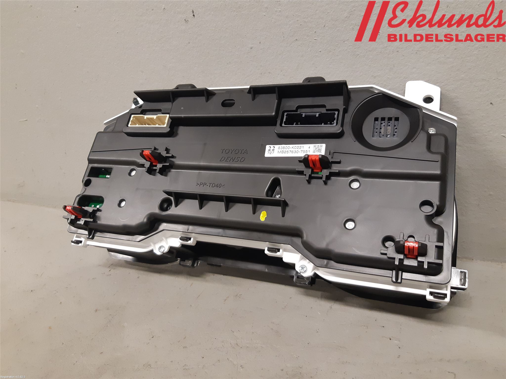 Toyota YARIS XP21 20- Instrument Komb