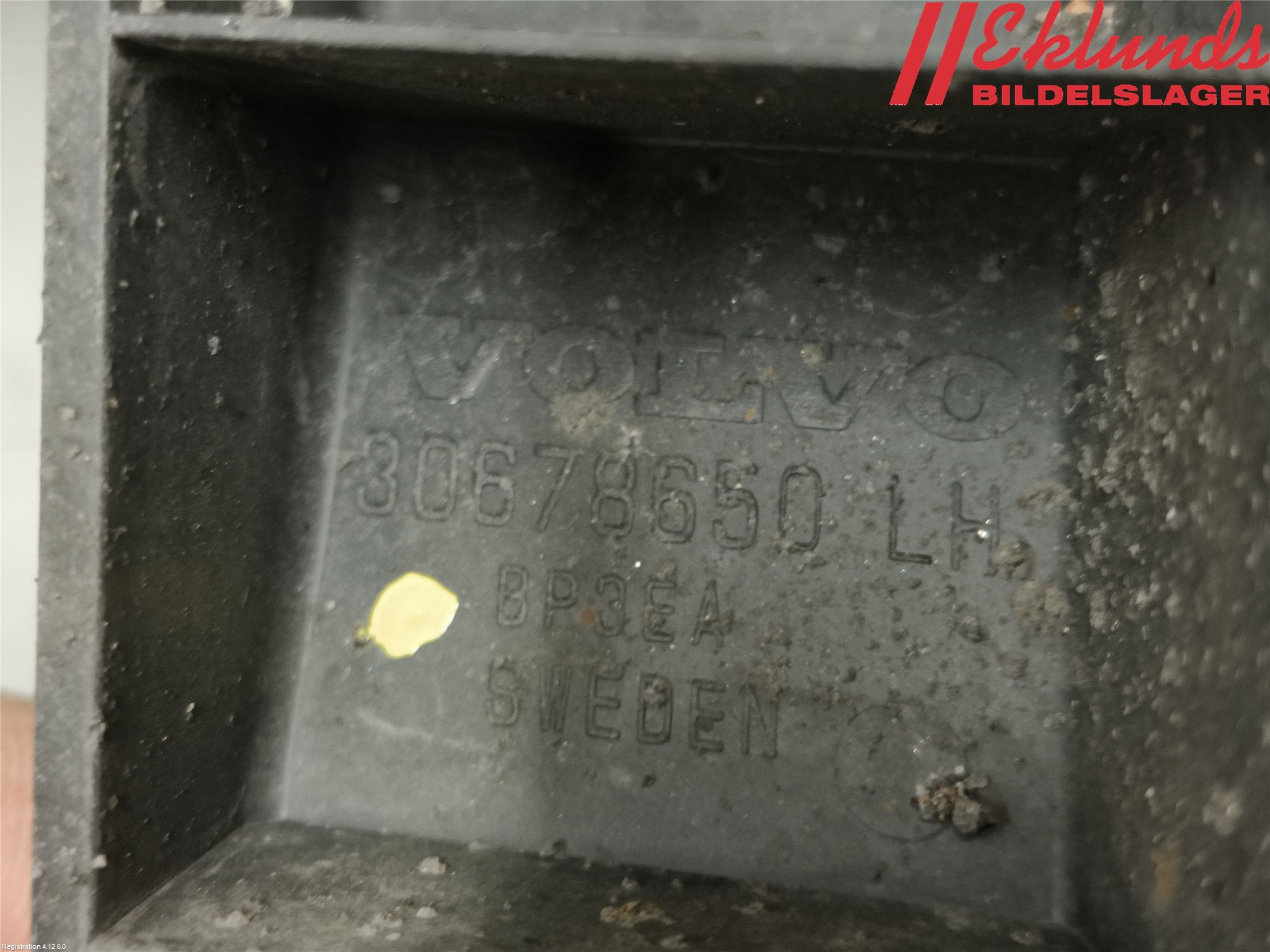 Volvo V70 08-13 Stötfångarfäste Bak Vä