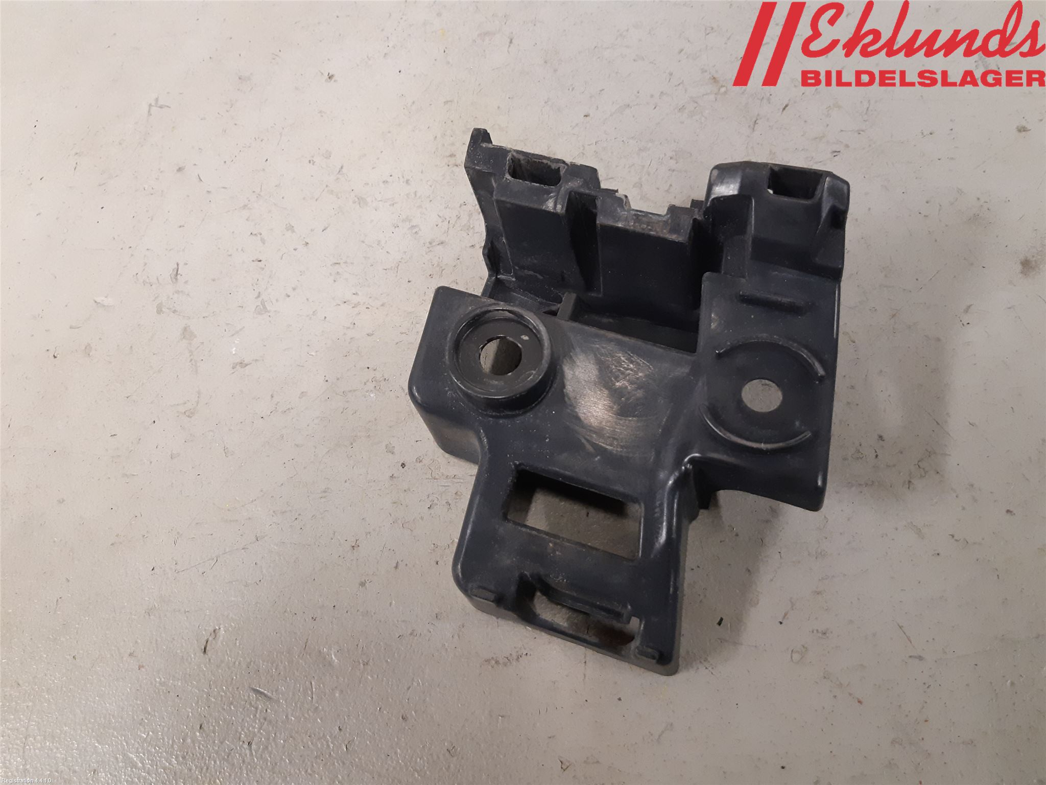 Volkswagen VW GOLF VI 09-13 Stötfångarfäste Bak Hö