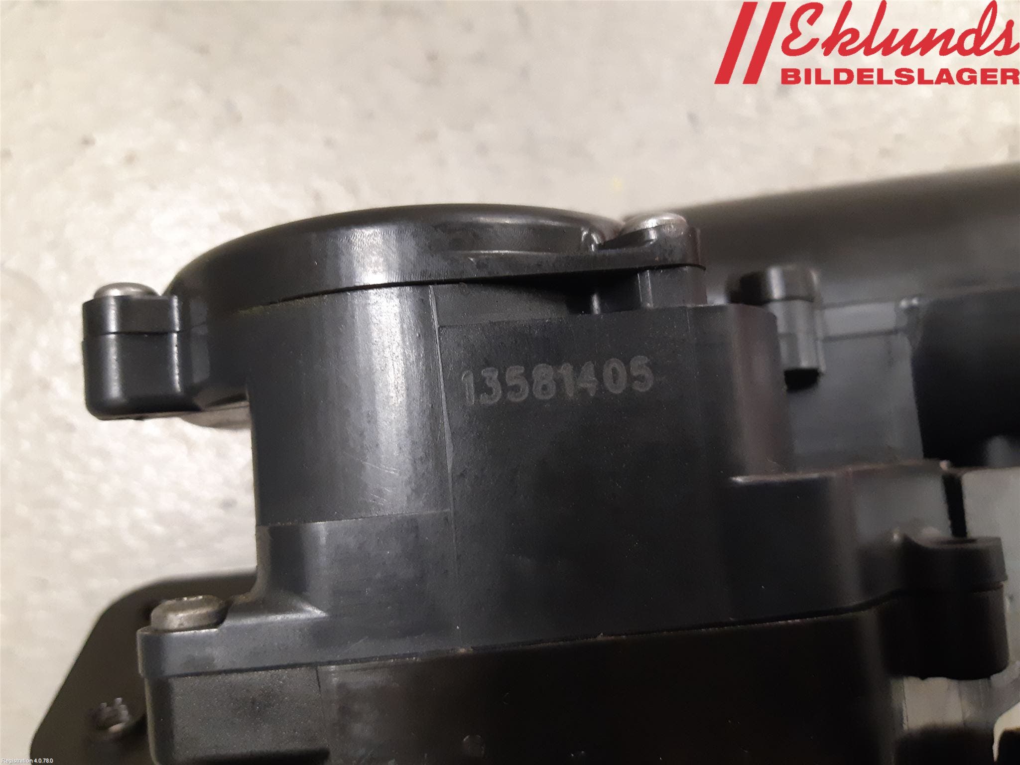 Opel INSIGNIA 09-16 Låskista Baklucka