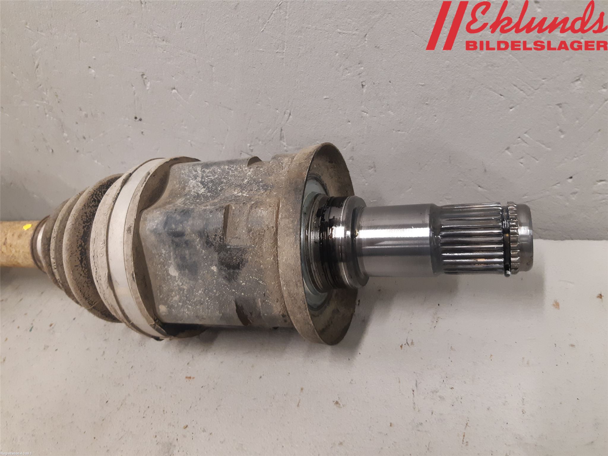 Toyota HILUX 16- Drivaxel Fram Höger
