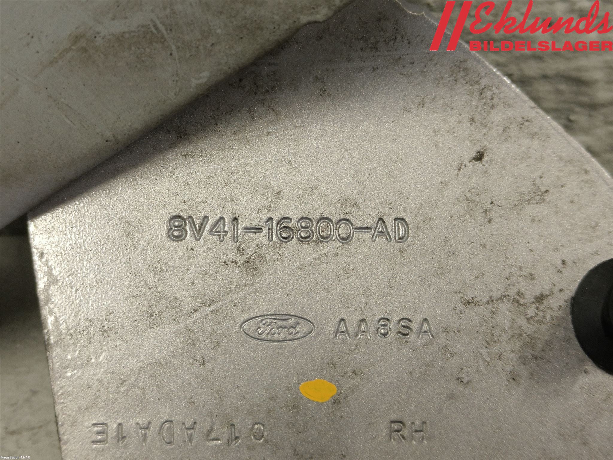 Ford KUGA 08-12 Huvgångjärn