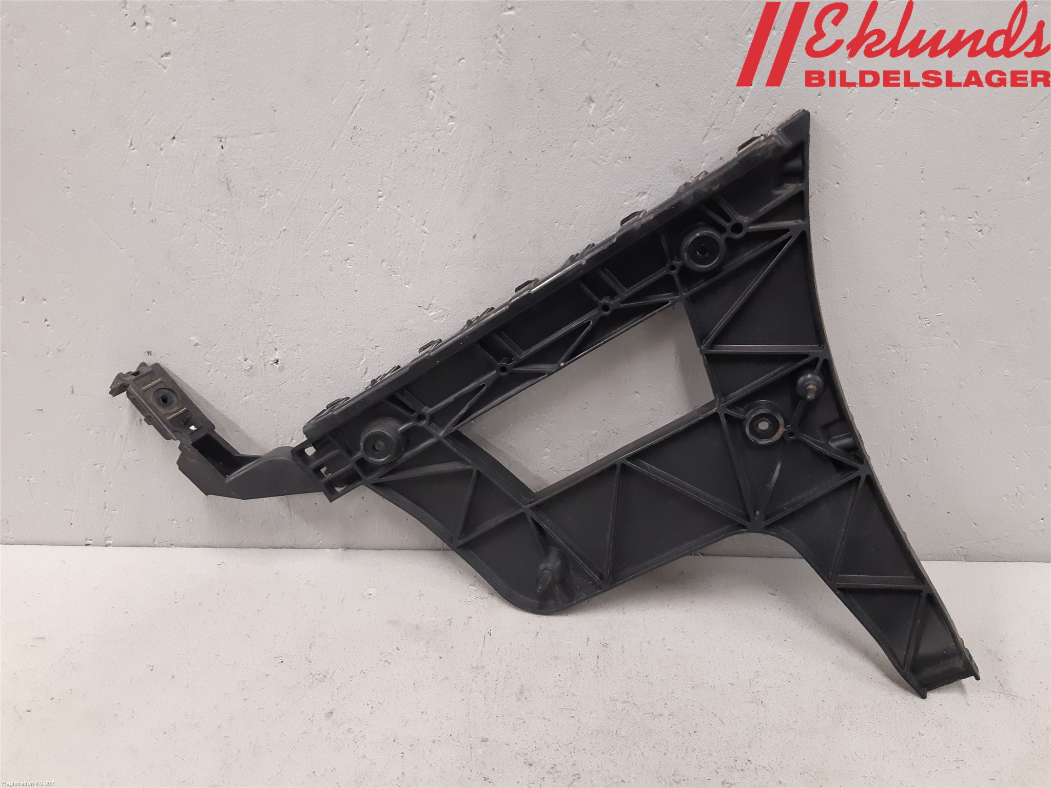 Audi A4/S4 08-11 Stötfångarfäste Bak Vä