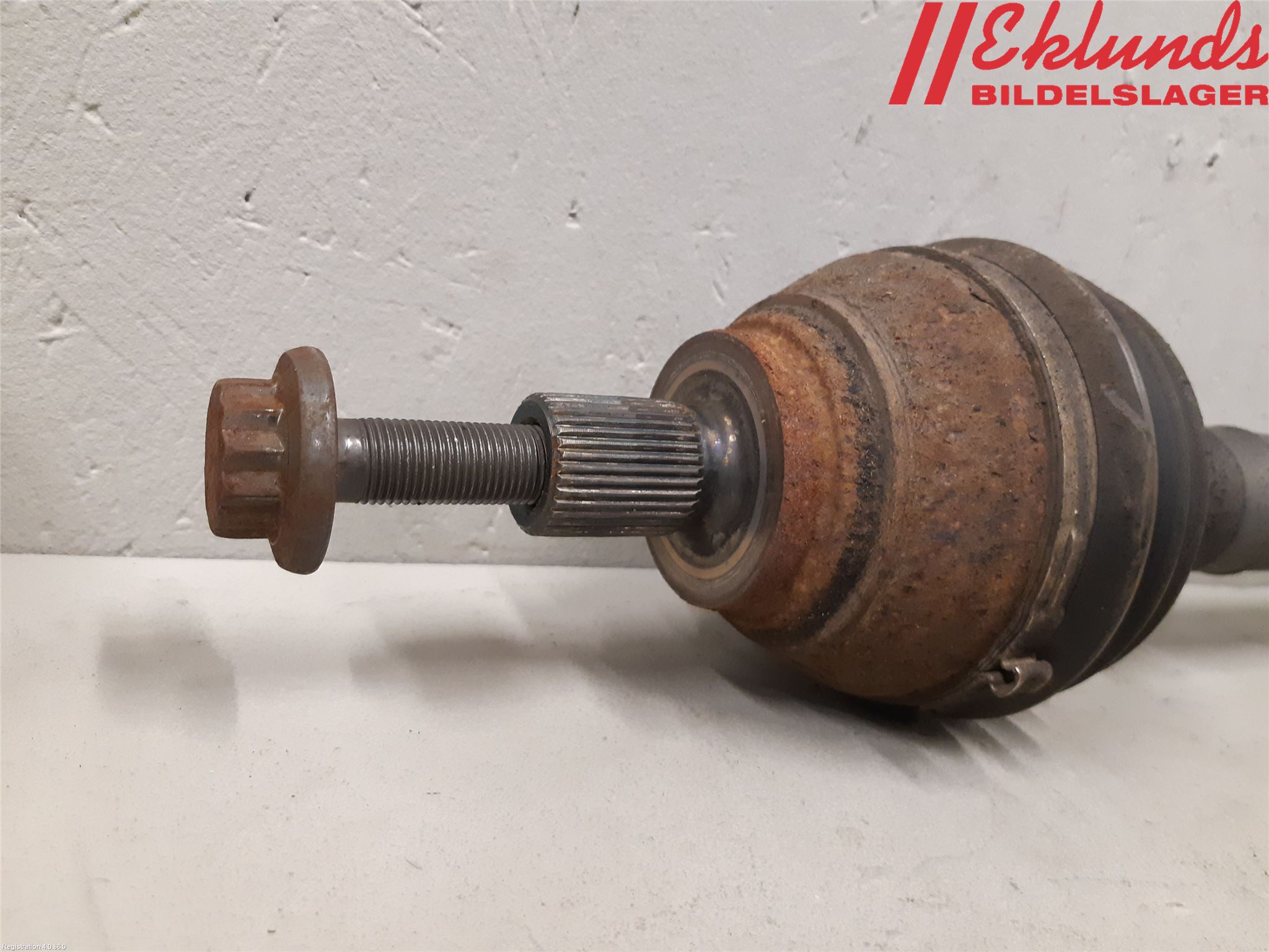 Volkswagen VW CADDY 16-20 Drivaxel Fram Höger