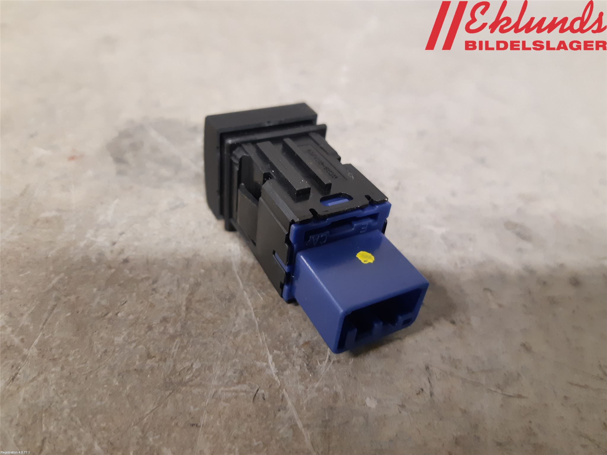 Toyota RAV4 19- Strömställare Tanklucka