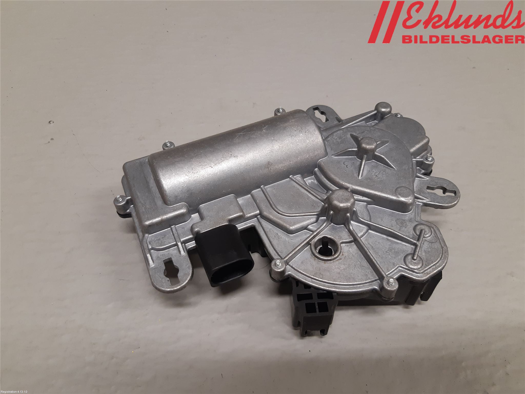Volkswagen VW PASSAT 15-19 Bakluckeöppnare Automatisk