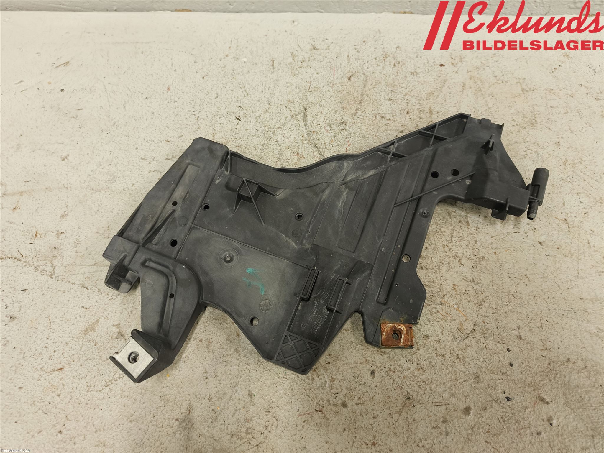 Audi A4/S4 08-11 Strålkast Fästsarg