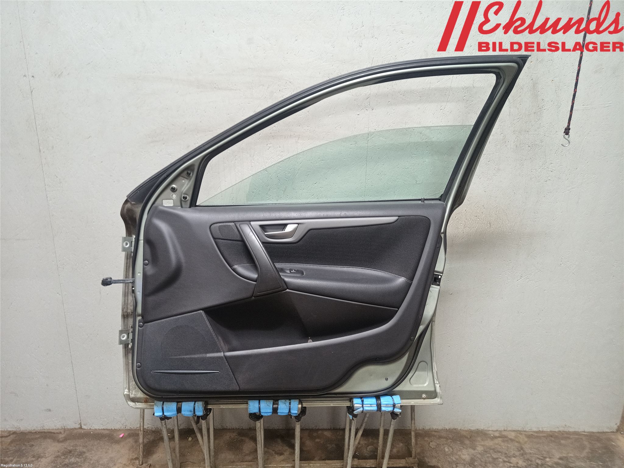 Volvo V70 05-08 Dörr Fram Höger