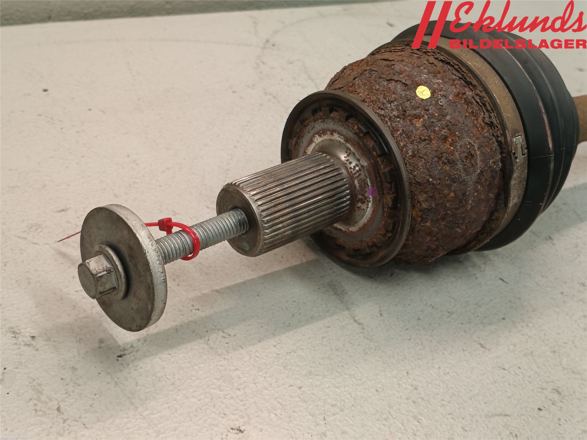 Volvo V60 14-18 Drivaxel Fram Vänster