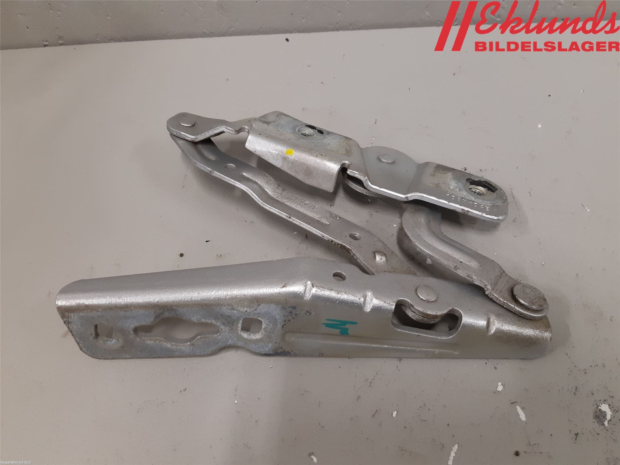 Ford TRANSIT/TOURNEO CONNECT 13-22 Huvgångjärn