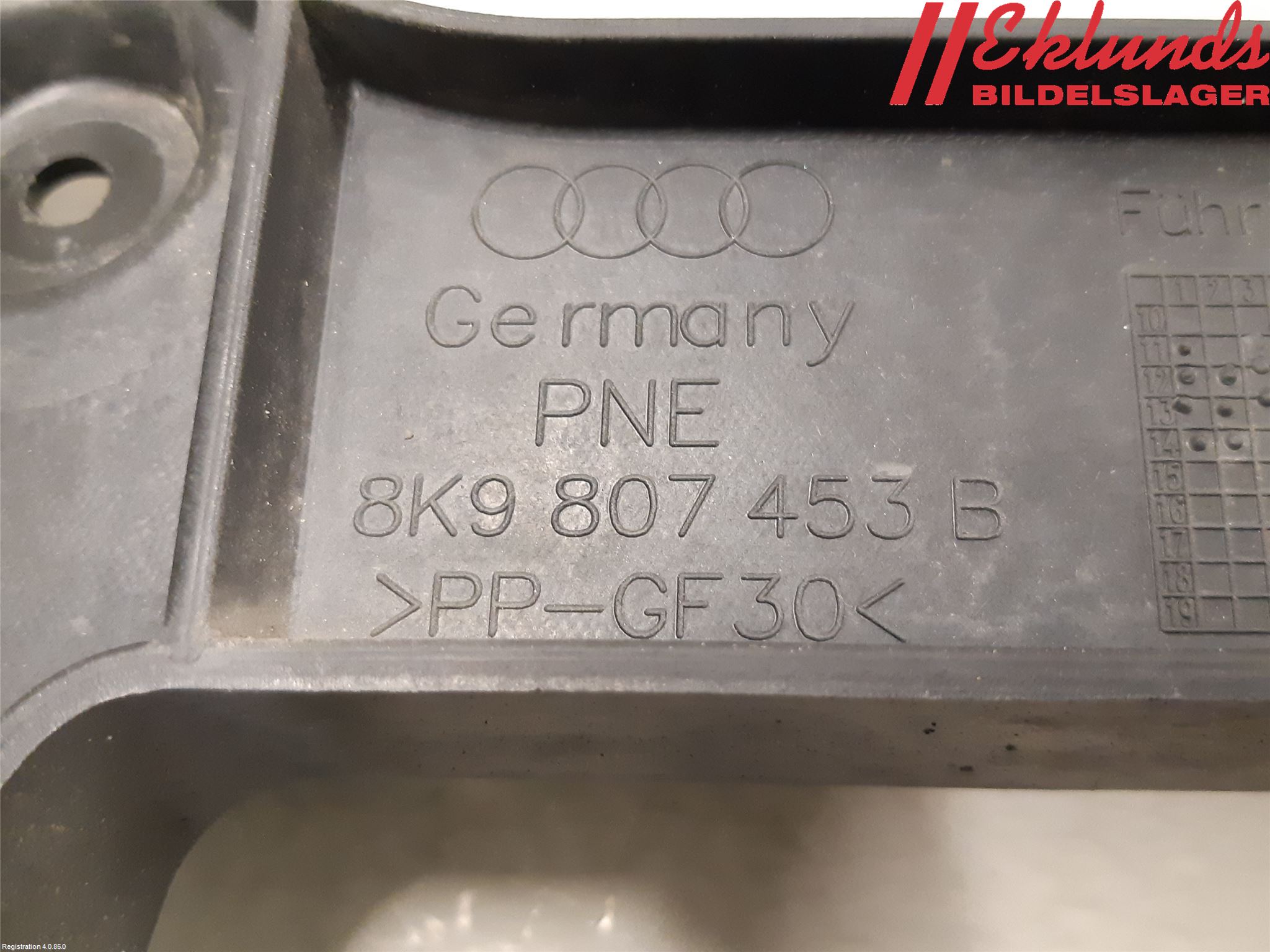 Audi A4 12-15 Stötfångarfäste Bak Vä