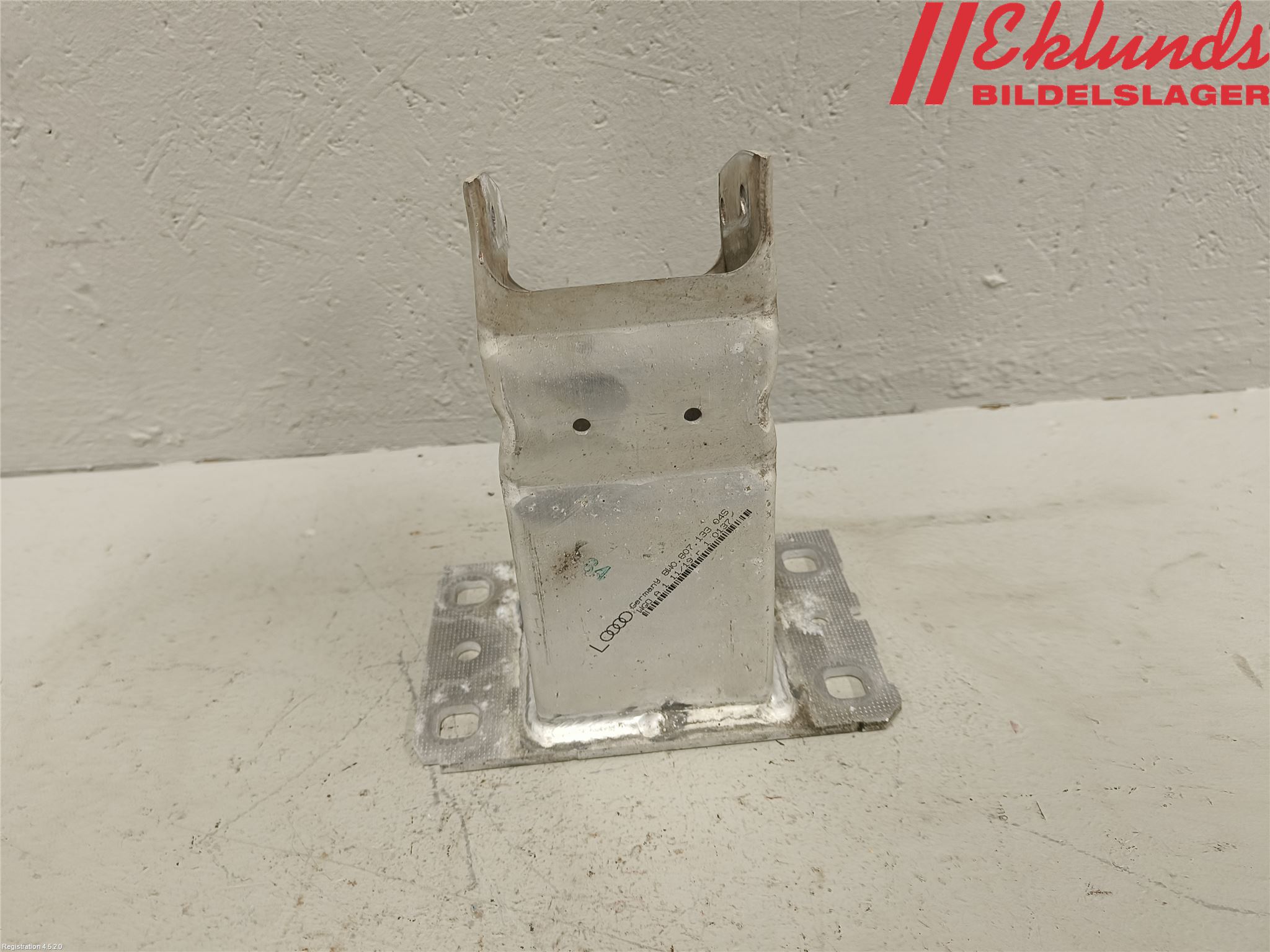 Audi A4/S4 B9 16-19 Stötfångarbärjärn Fram