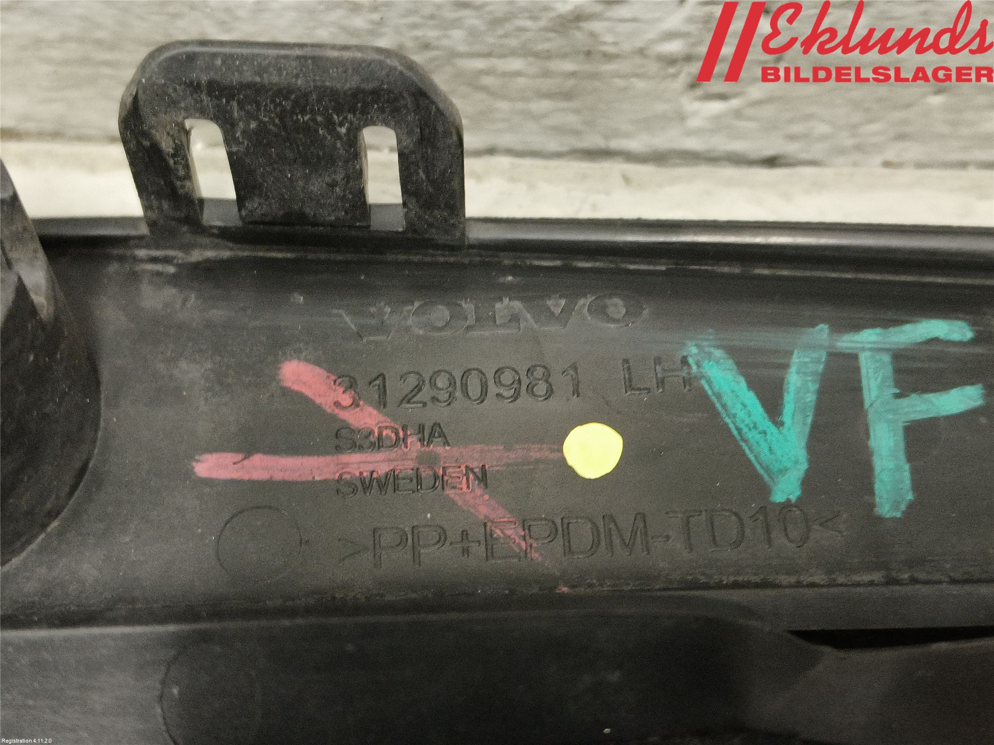 Volvo V60 11-13 Grilldel Vänster