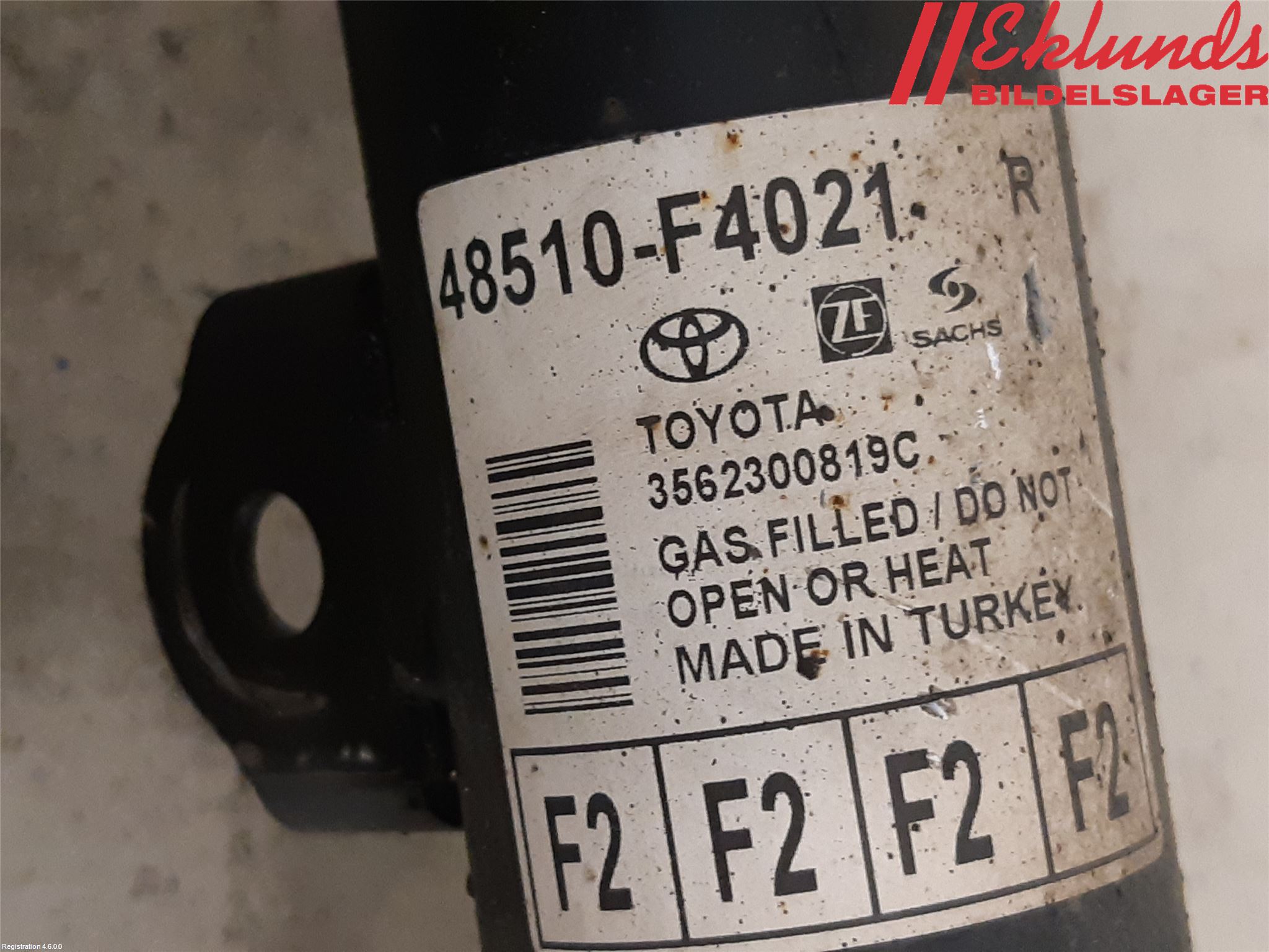 Toyota C-HR 16-23 Fjäderben Fram Höger