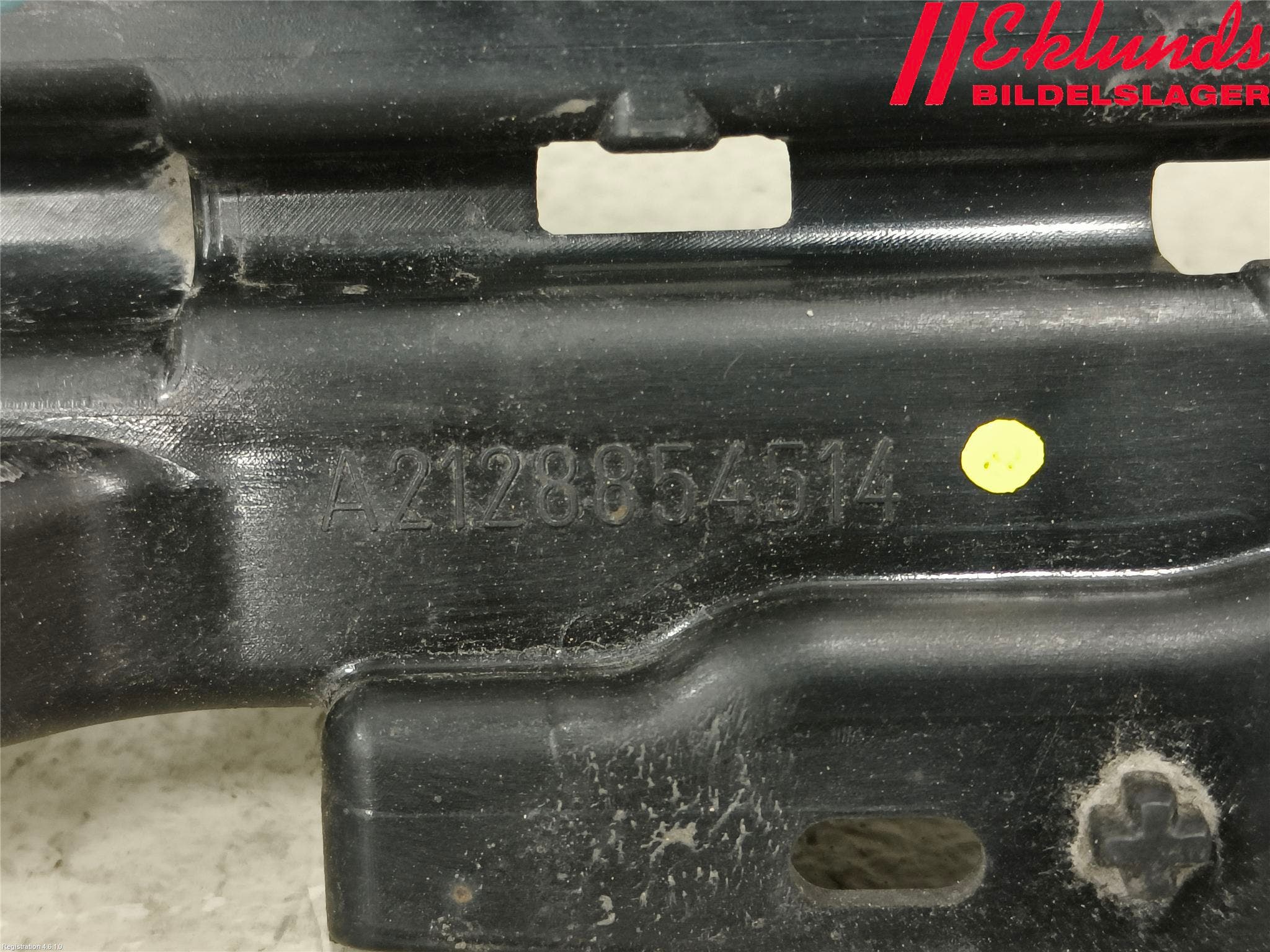 Mercedes-Benz MB E-KLASS (W212) 09-16 Stötfångarfäste Bak Vä