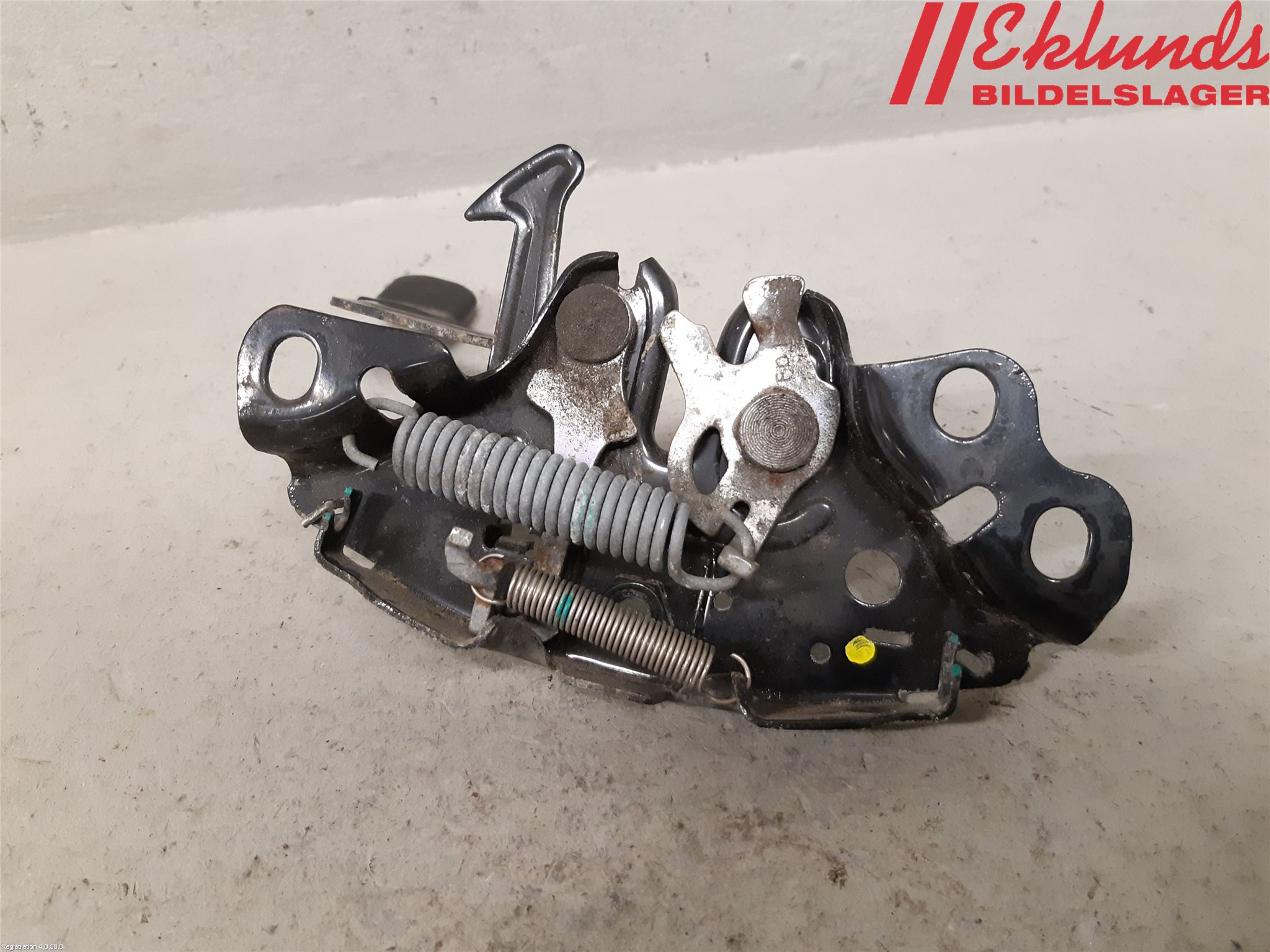 Nissan JUKE 14-19 Huvlås