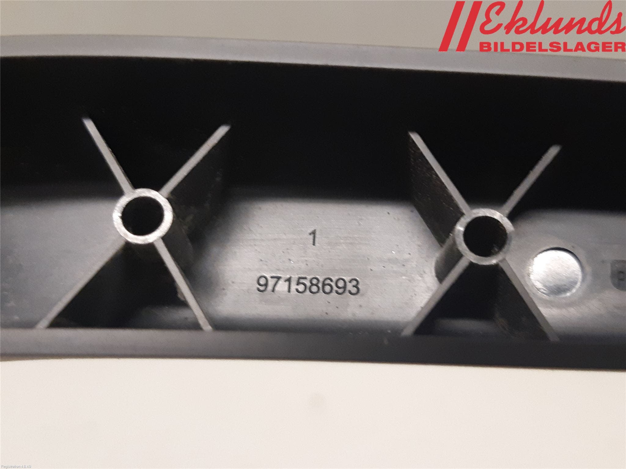 Volvo V90 17->> Torkararm-Bakruta