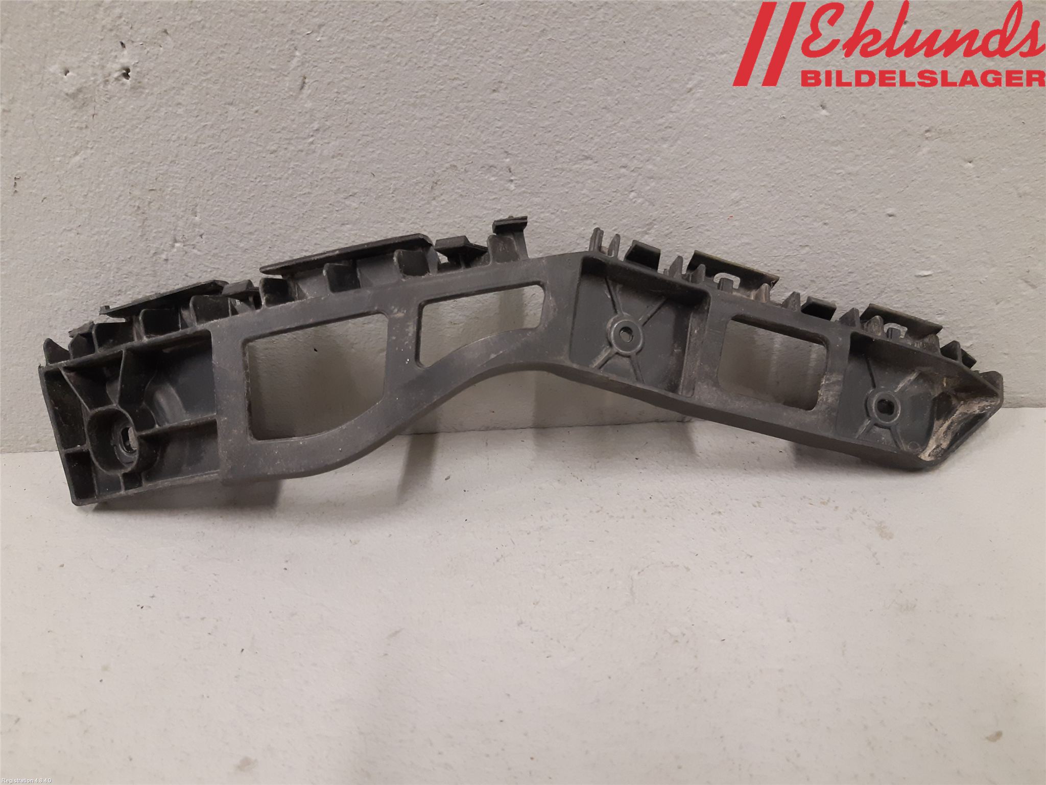 Volkswagen VW POLO 10-17 Stötfångarfäste Bak Hö