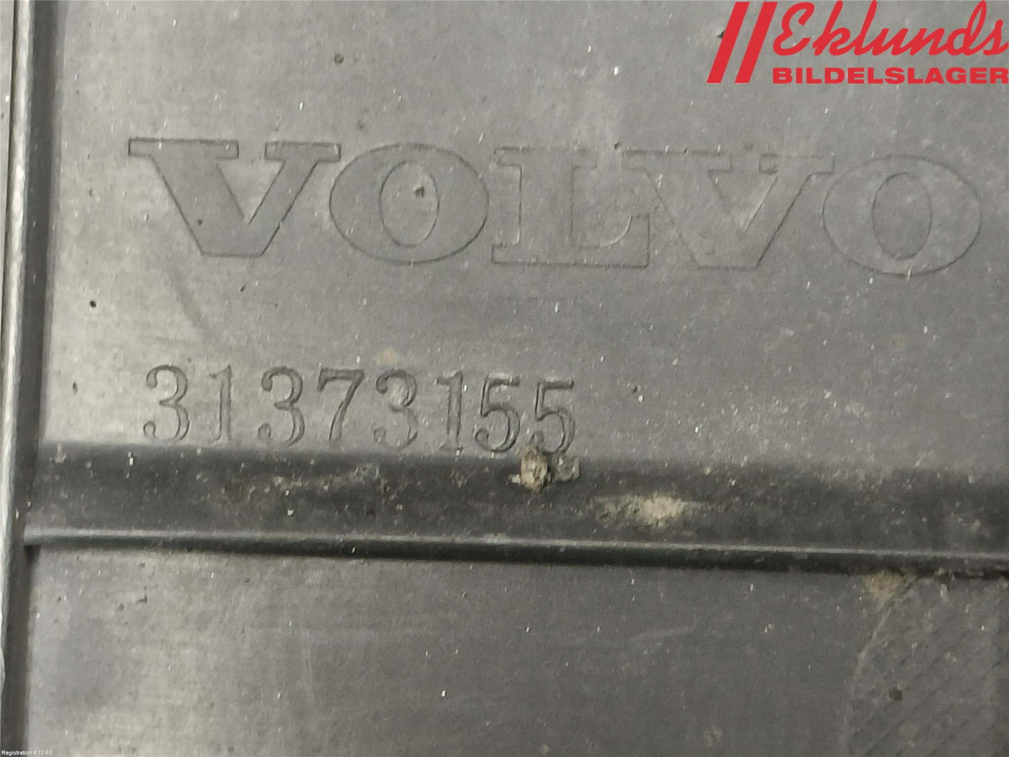 Volvo V60 14-18 Stötfångardel Bak Mitt